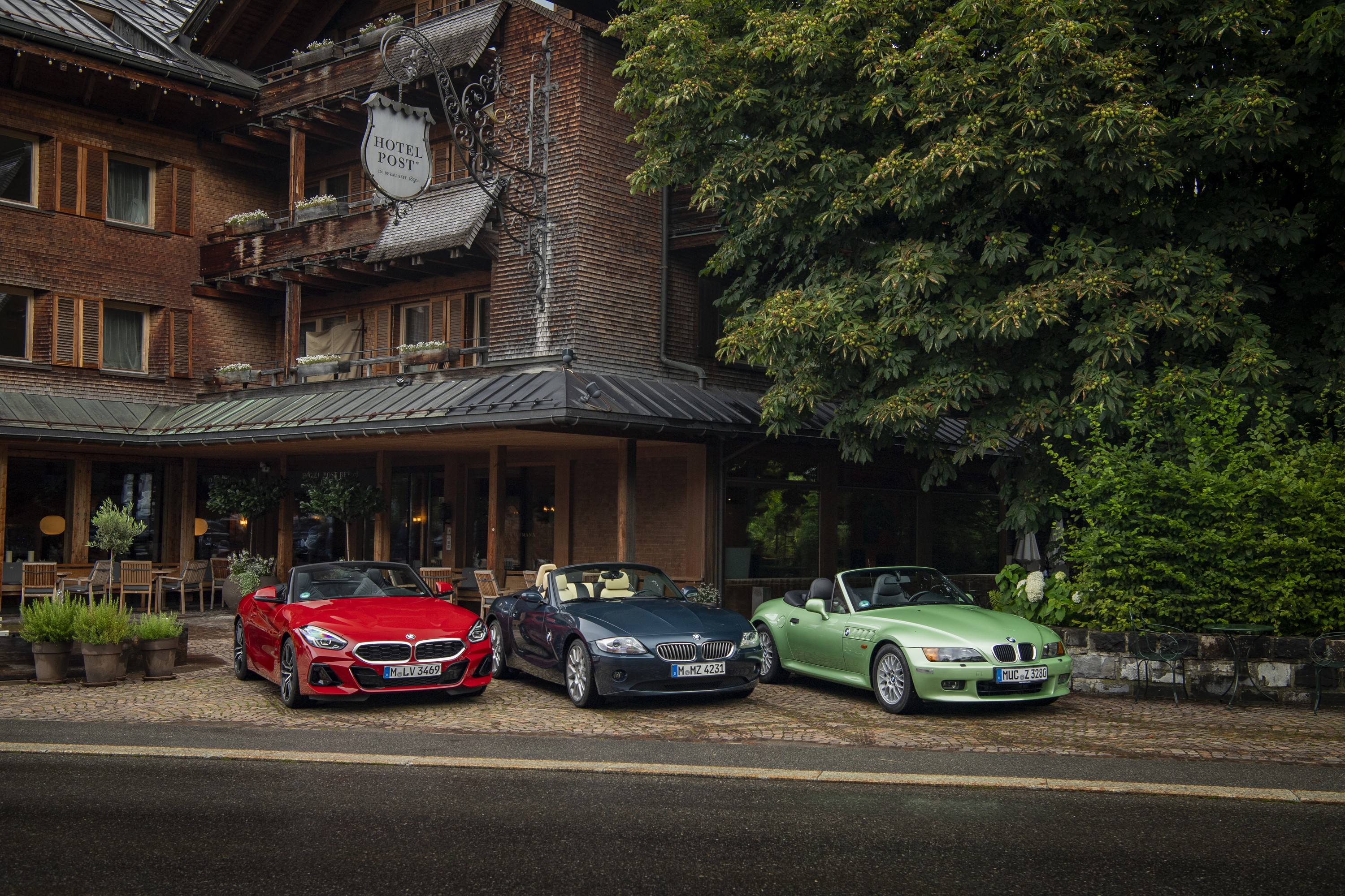 BMW Z4 driving P90625088