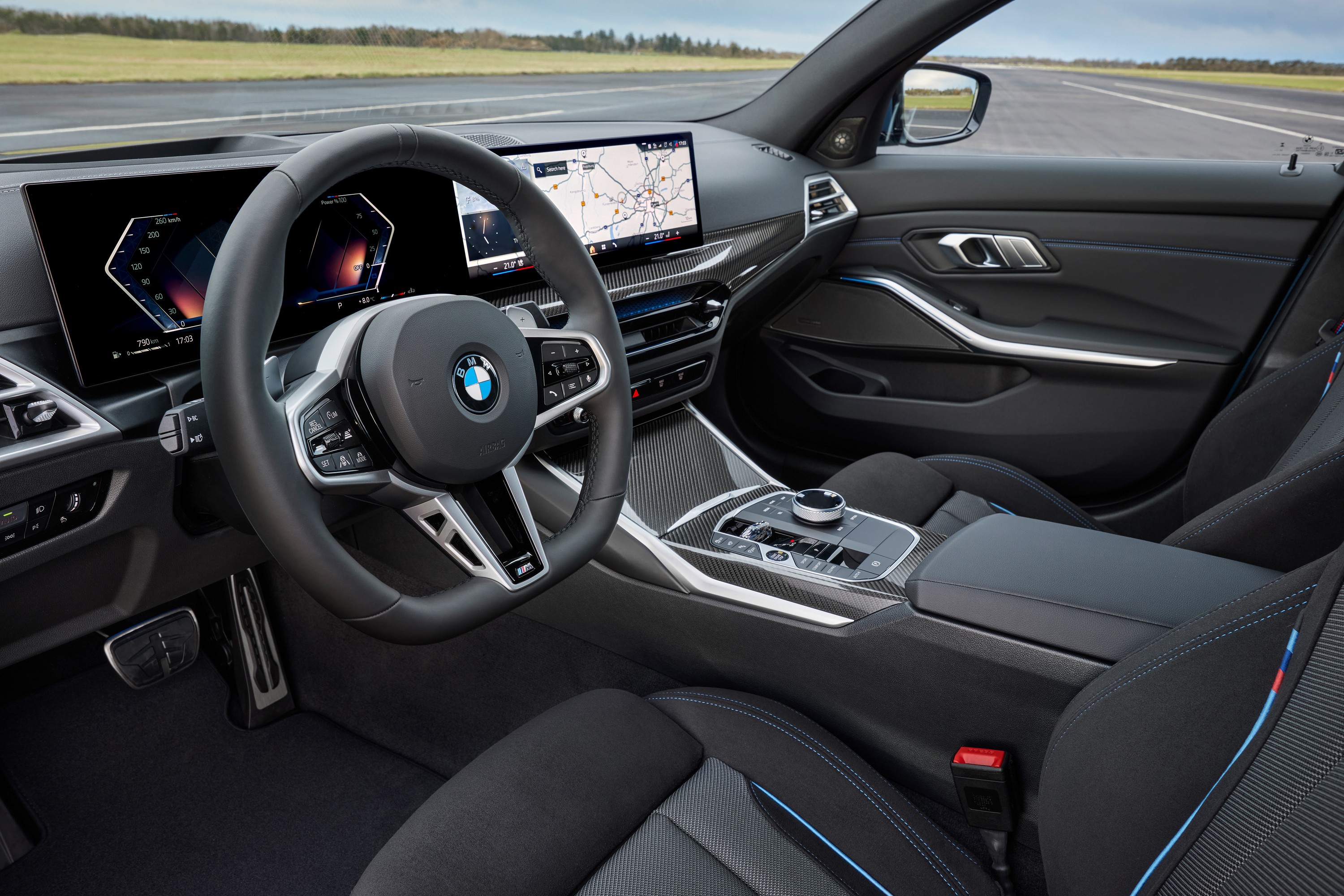 BMW 330i interior P90549641