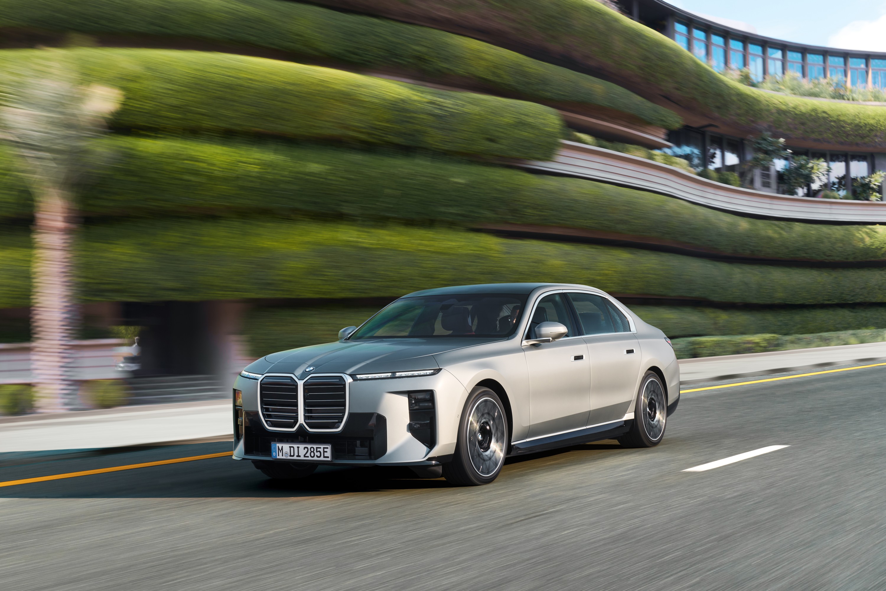 BMW i7 exterior P90636148