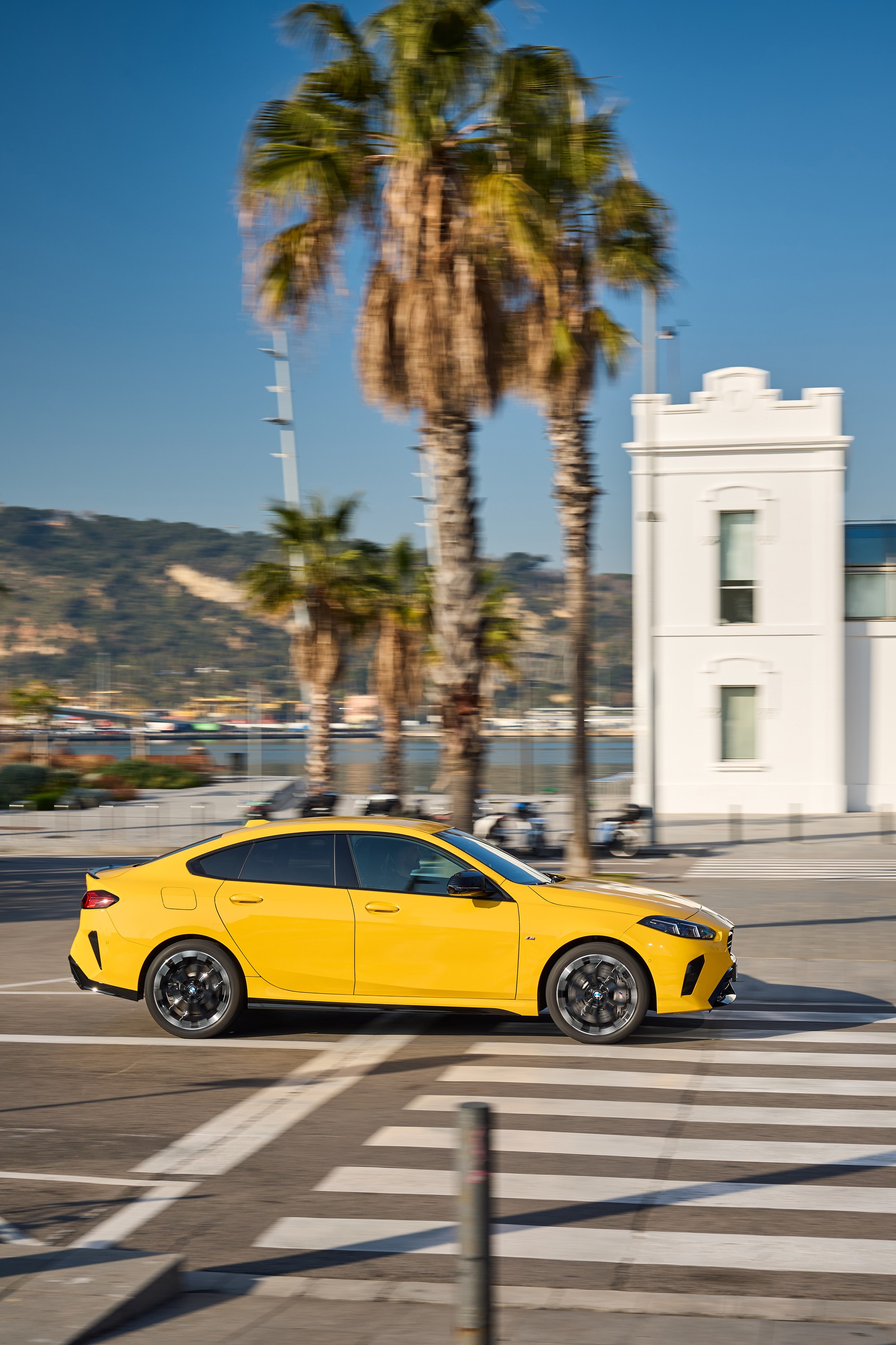 BMW M235 exterior P90588980