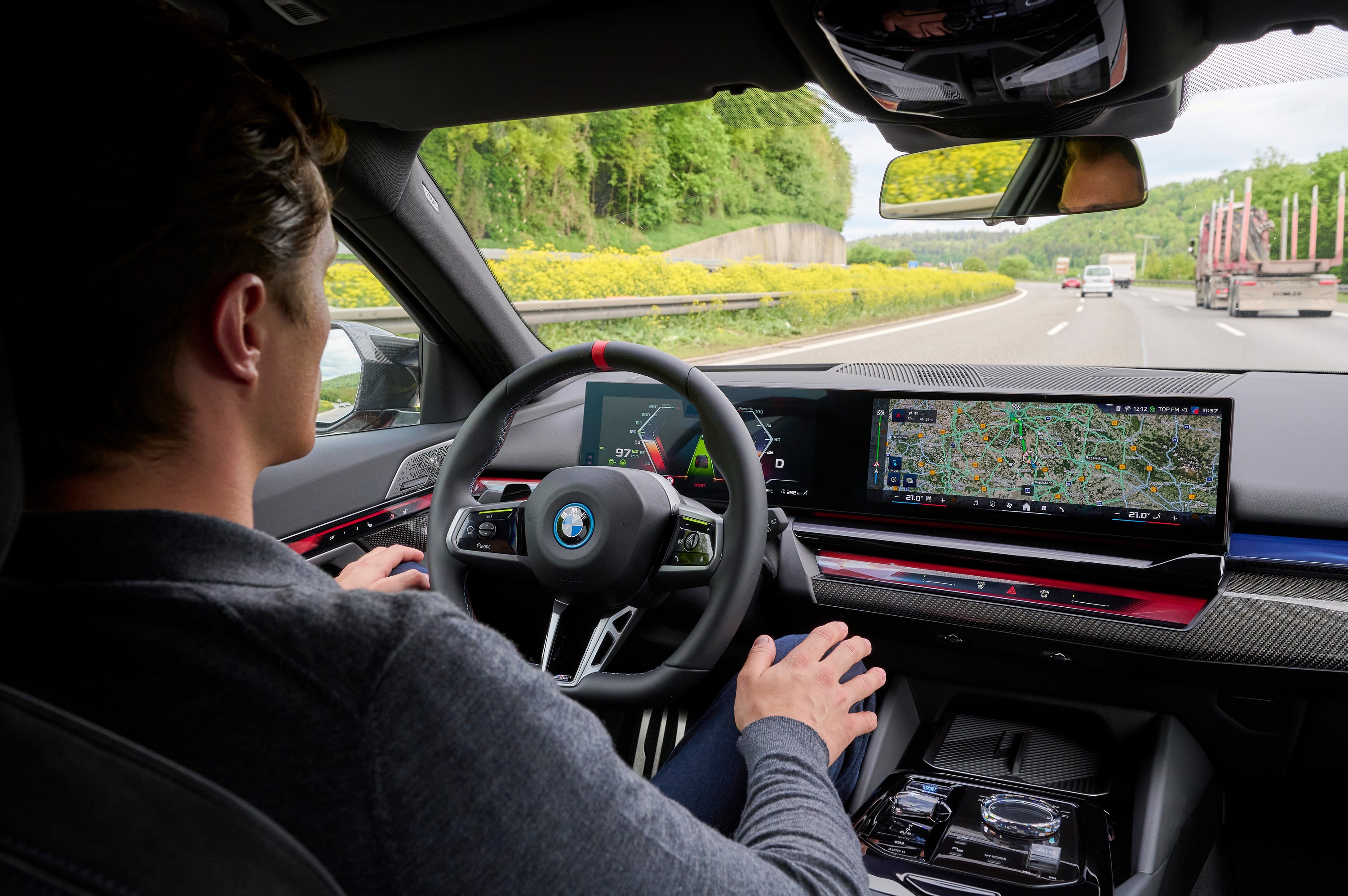 BMW i5 interior P90549934