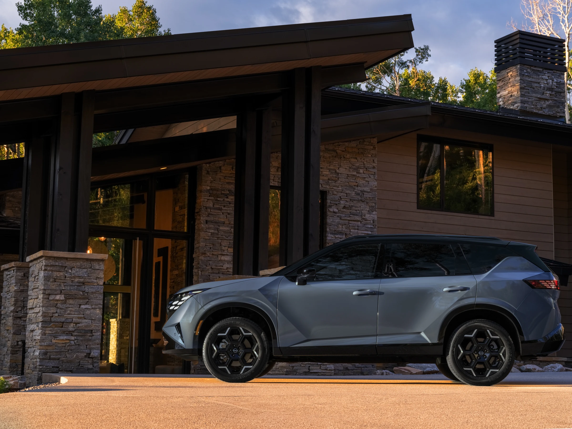 2027 Nissan Rogue Hybrid exterior detail photo 8