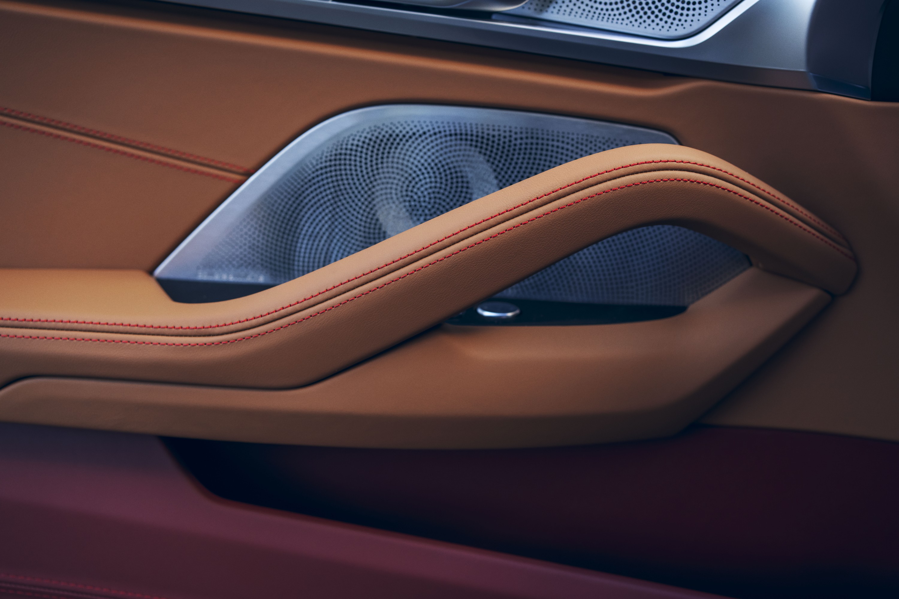 BMW M850i exterior P90449938