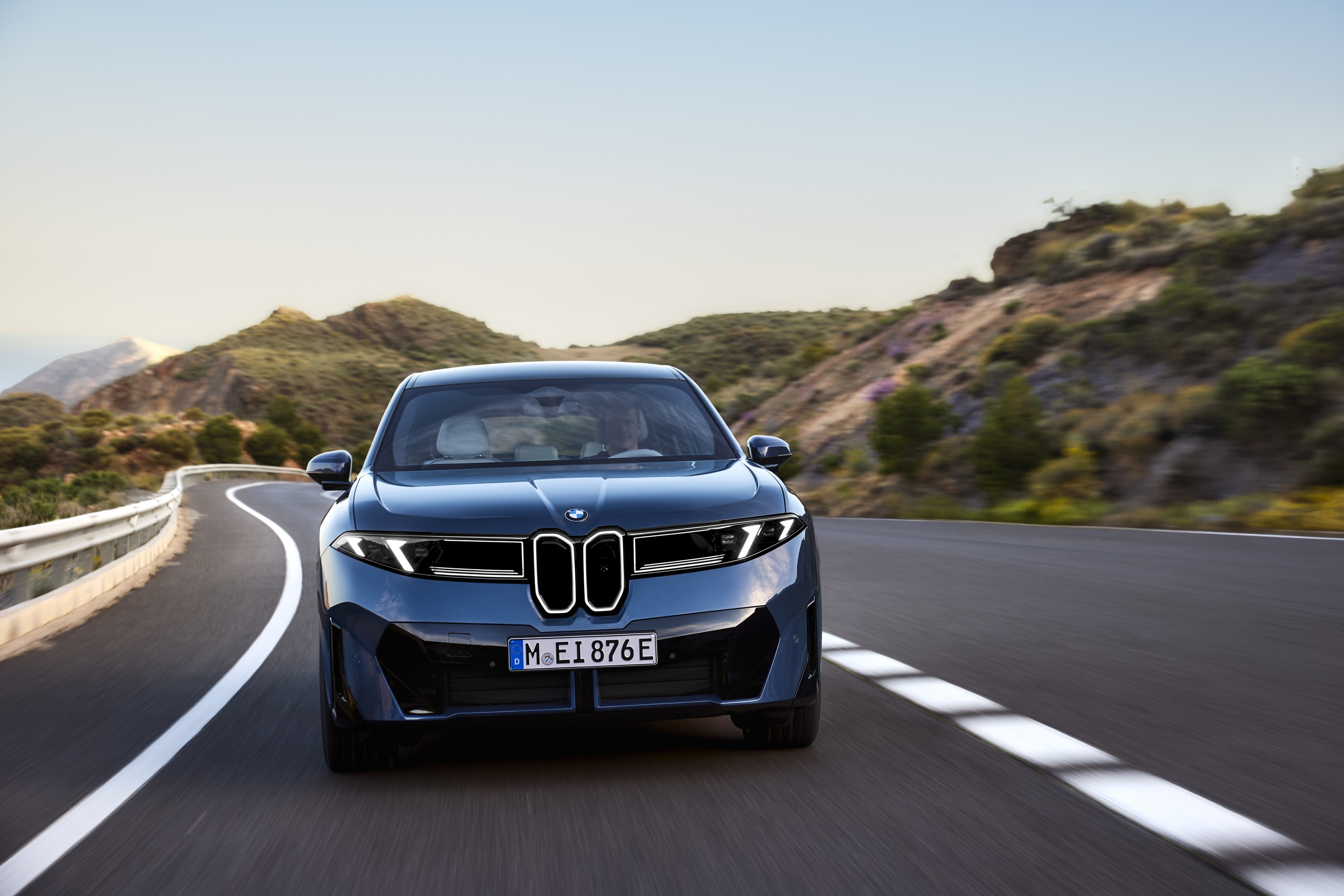 BMW iX3 exterior P90615635