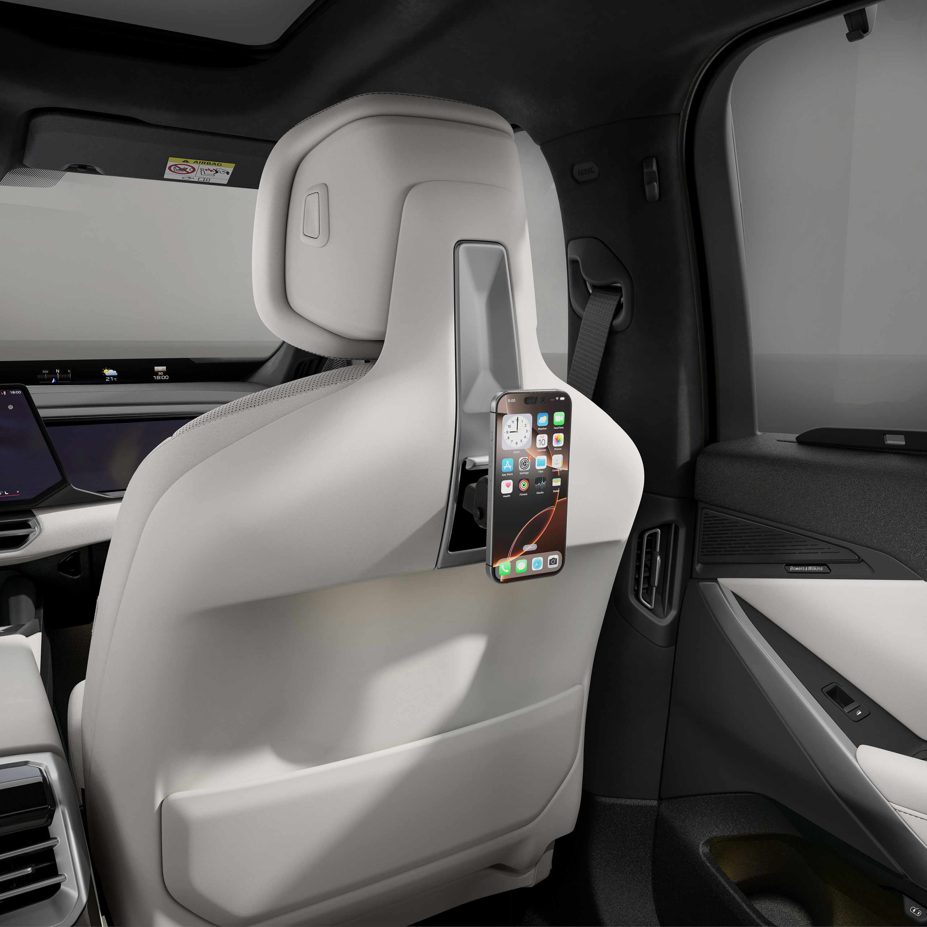 BMW iX driving P90654156