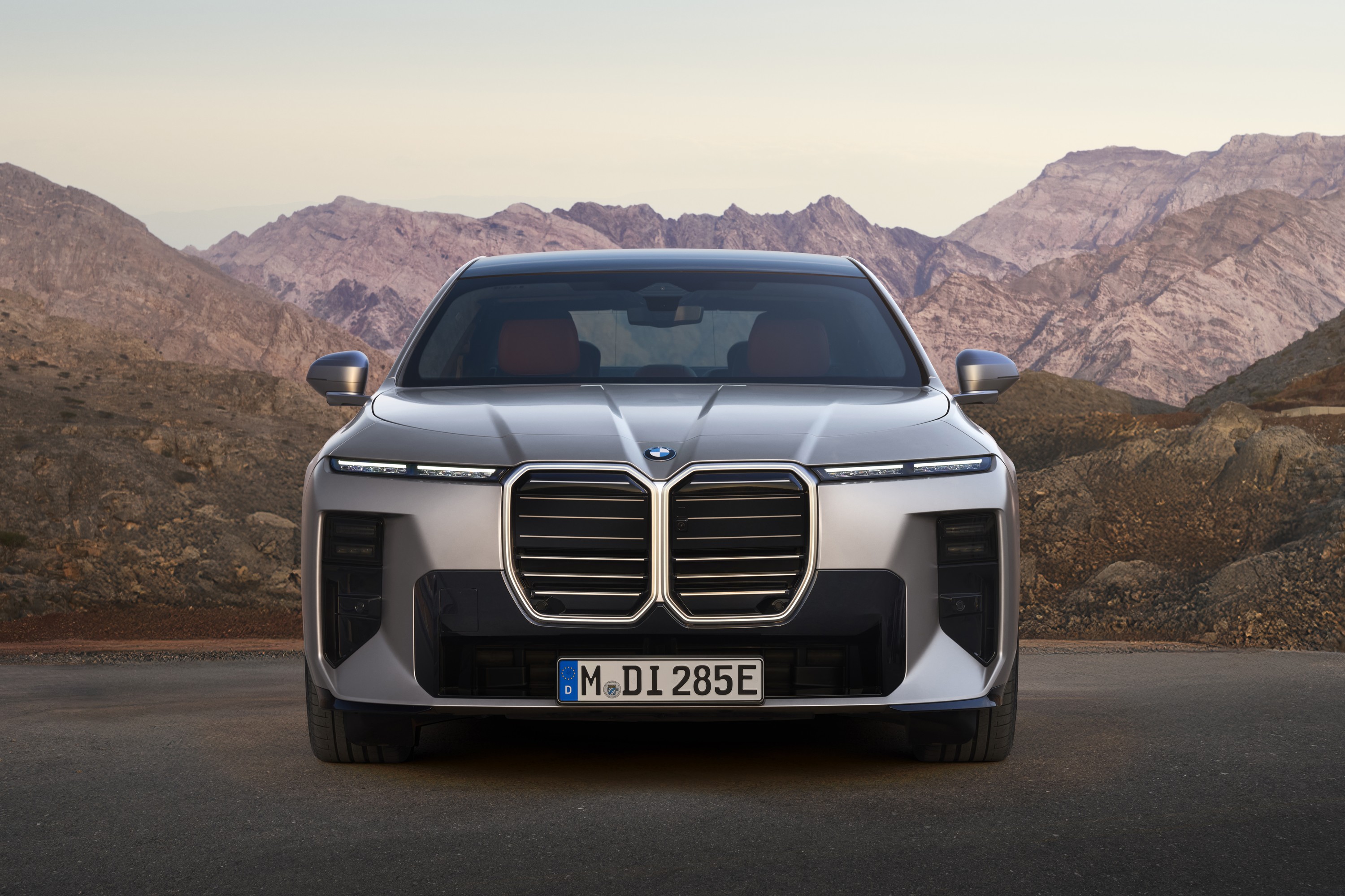 BMW i7 exterior P90636135