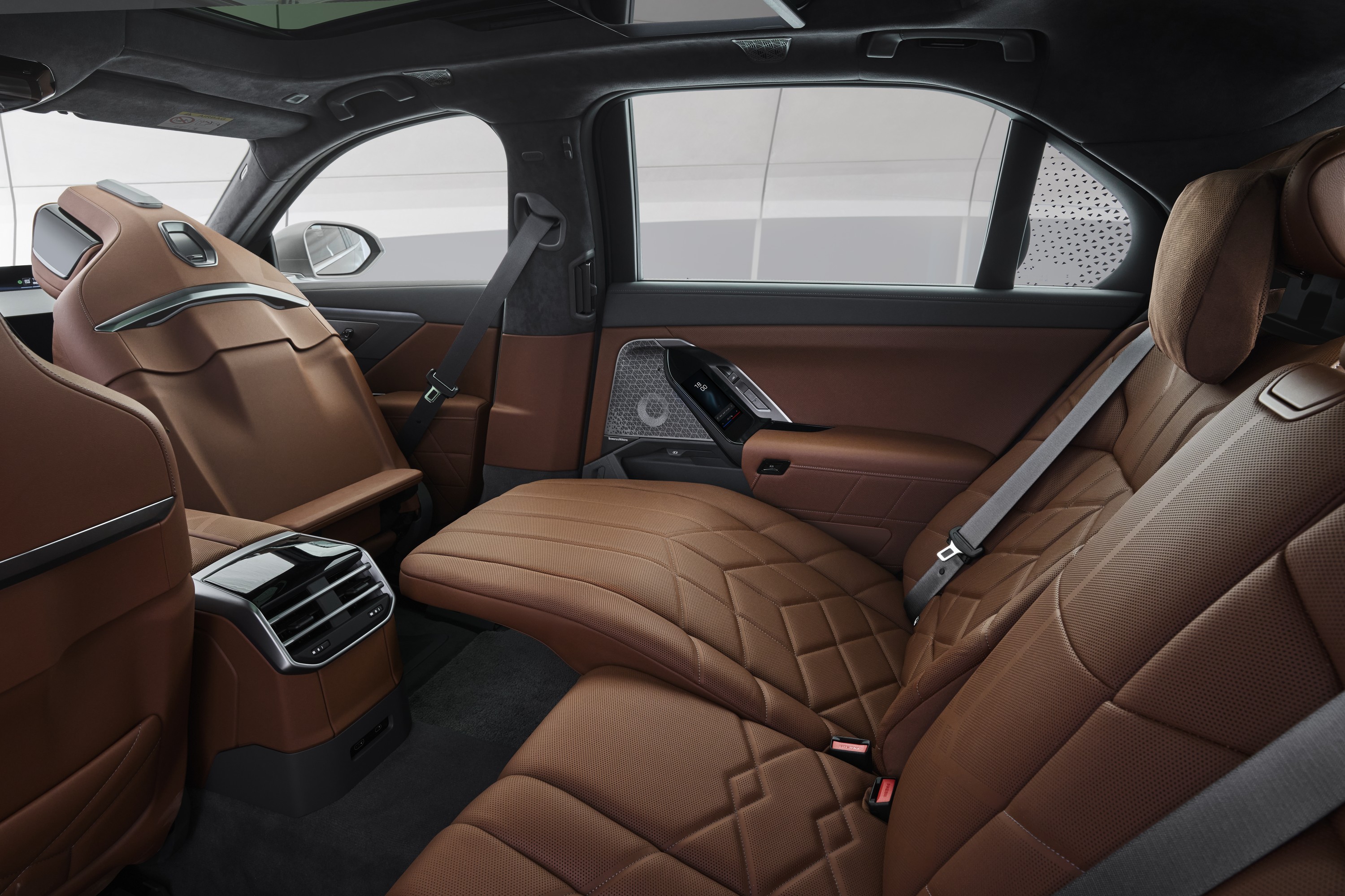 BMW i7 exterior P90636176