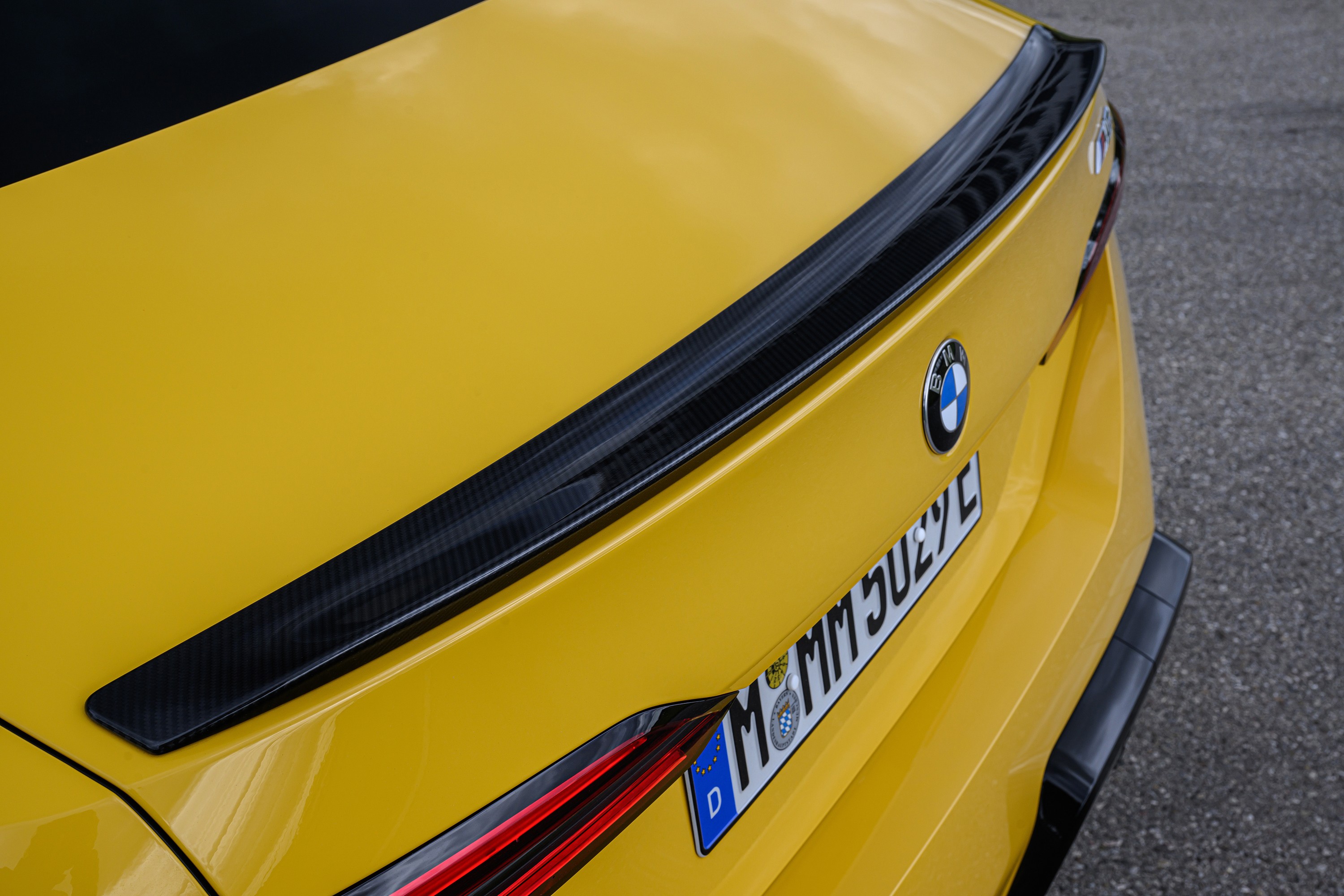 BMW M5 technology P90575482