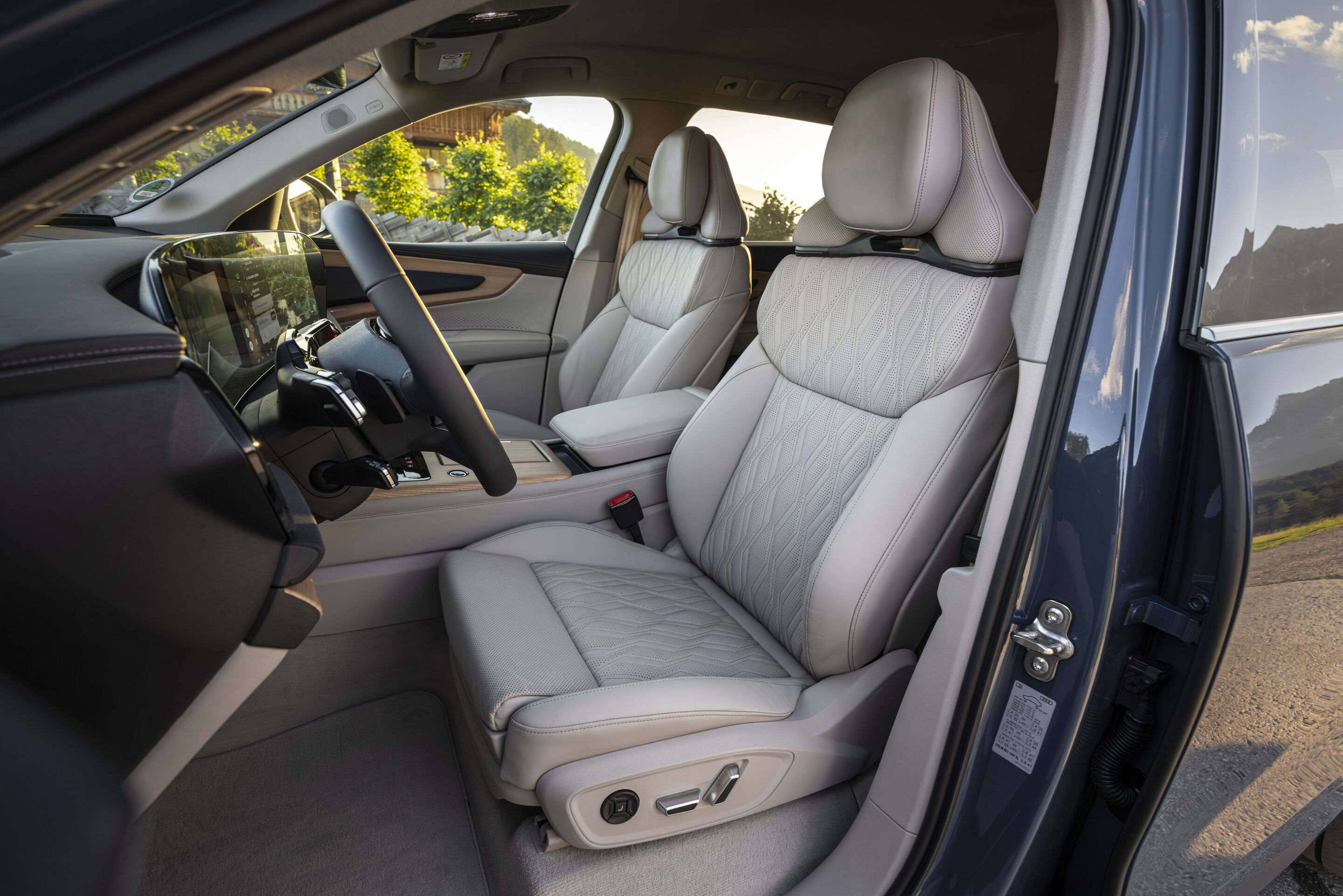 Audi Q7 Interior official photo