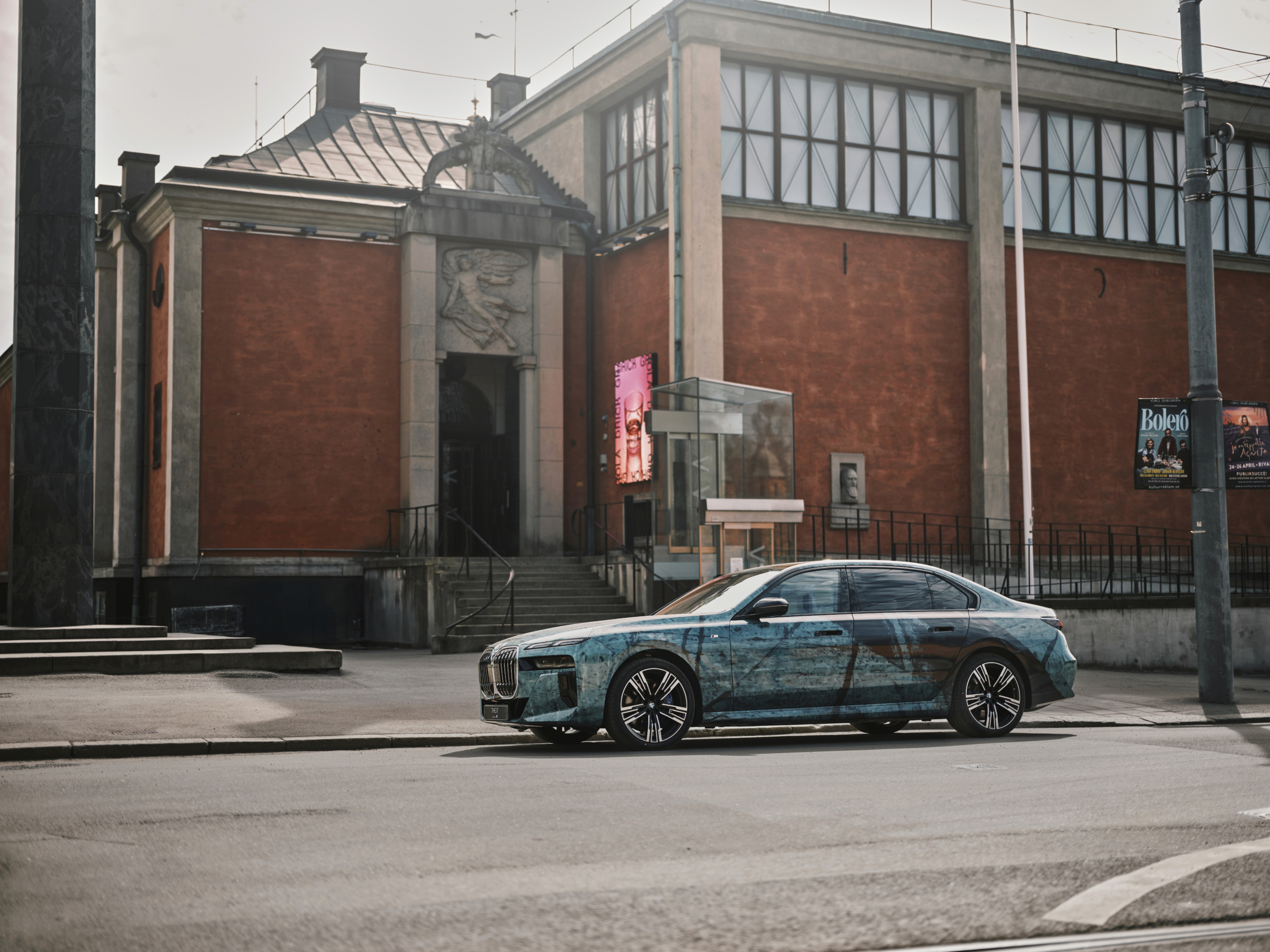 BMW i5 exterior P90598610