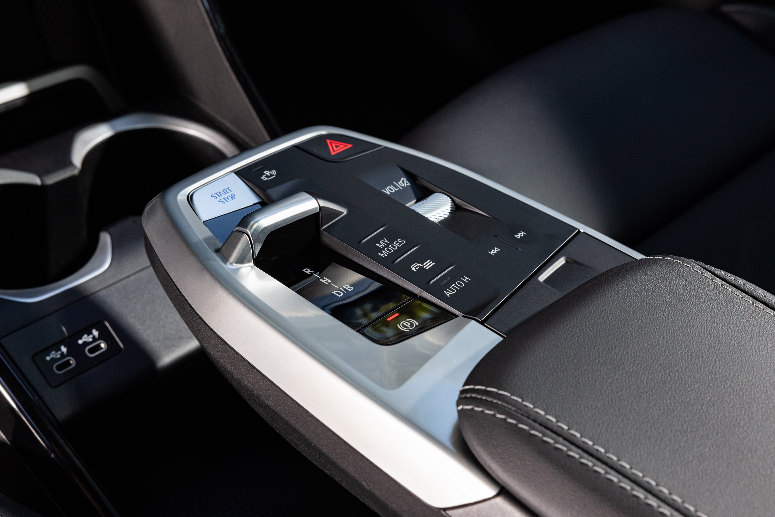 BMW iX2 interior P90540028