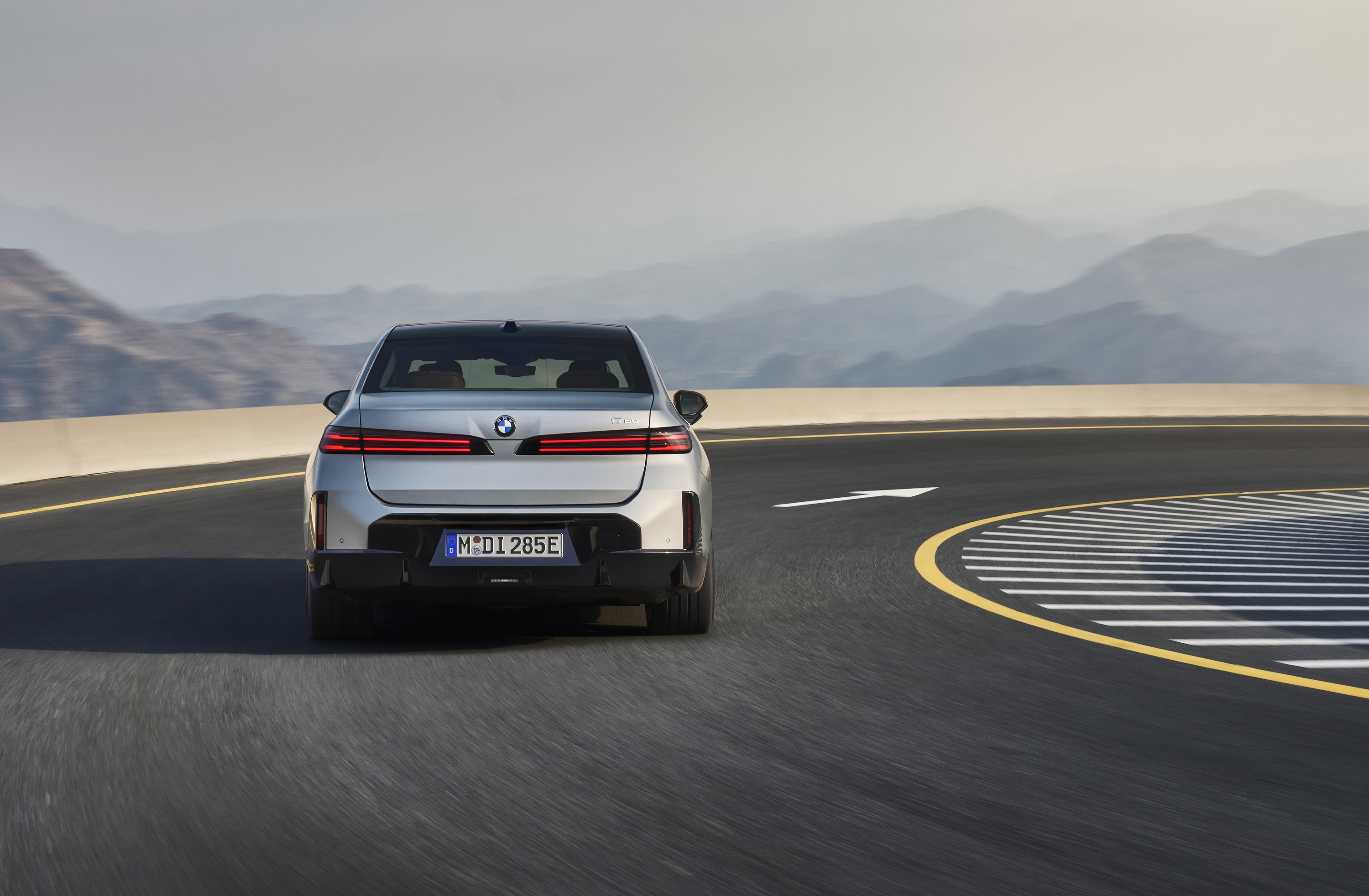 BMW i7 exterior P90636165