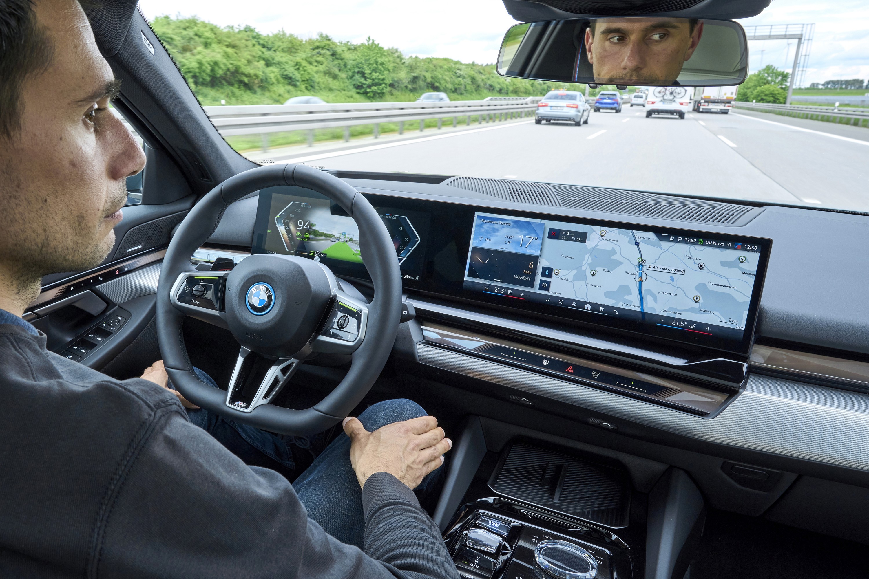 BMW i5 interior P90550037