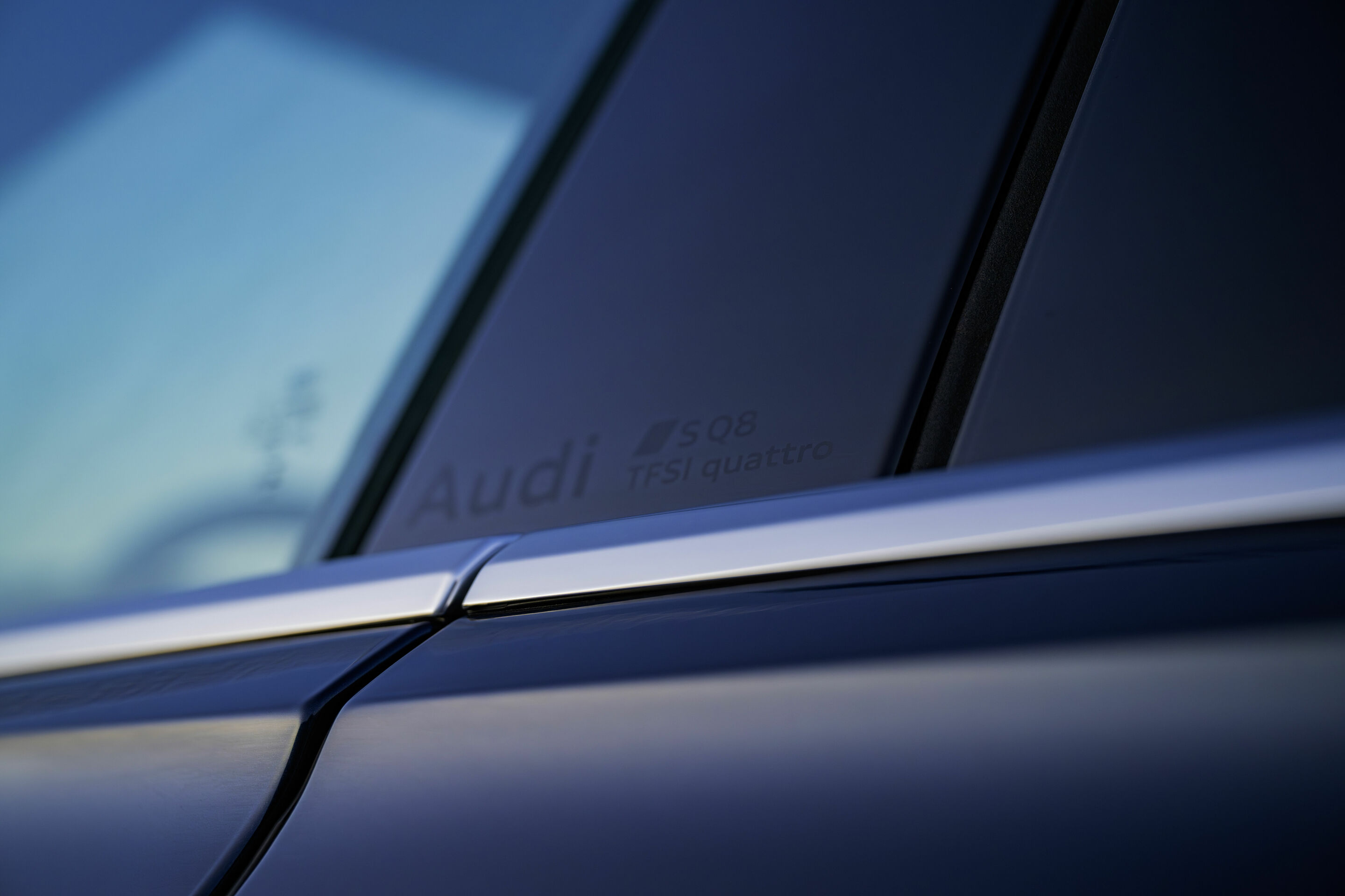 Audi SQ8 SUV interior and cockpit A235990