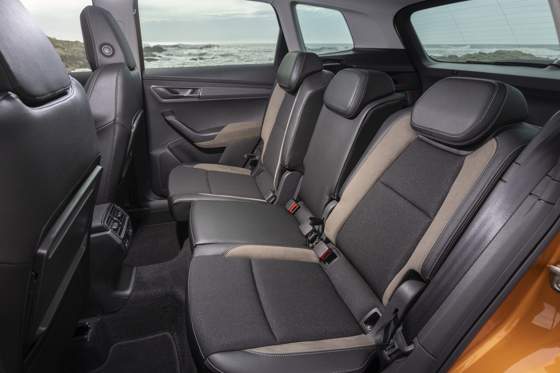 Škoda Karoq Overview official photo