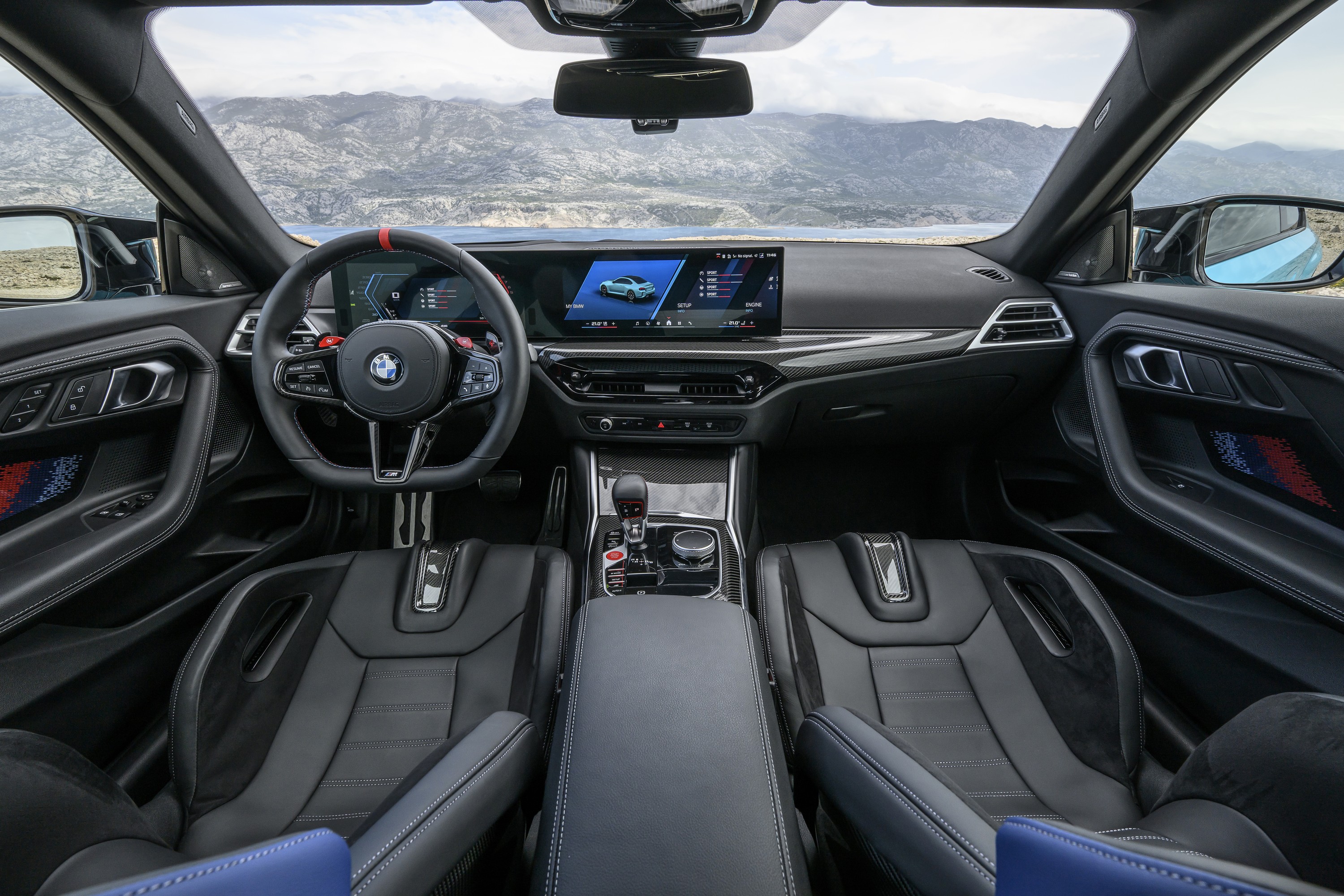 BMW M2 exterior P90642581