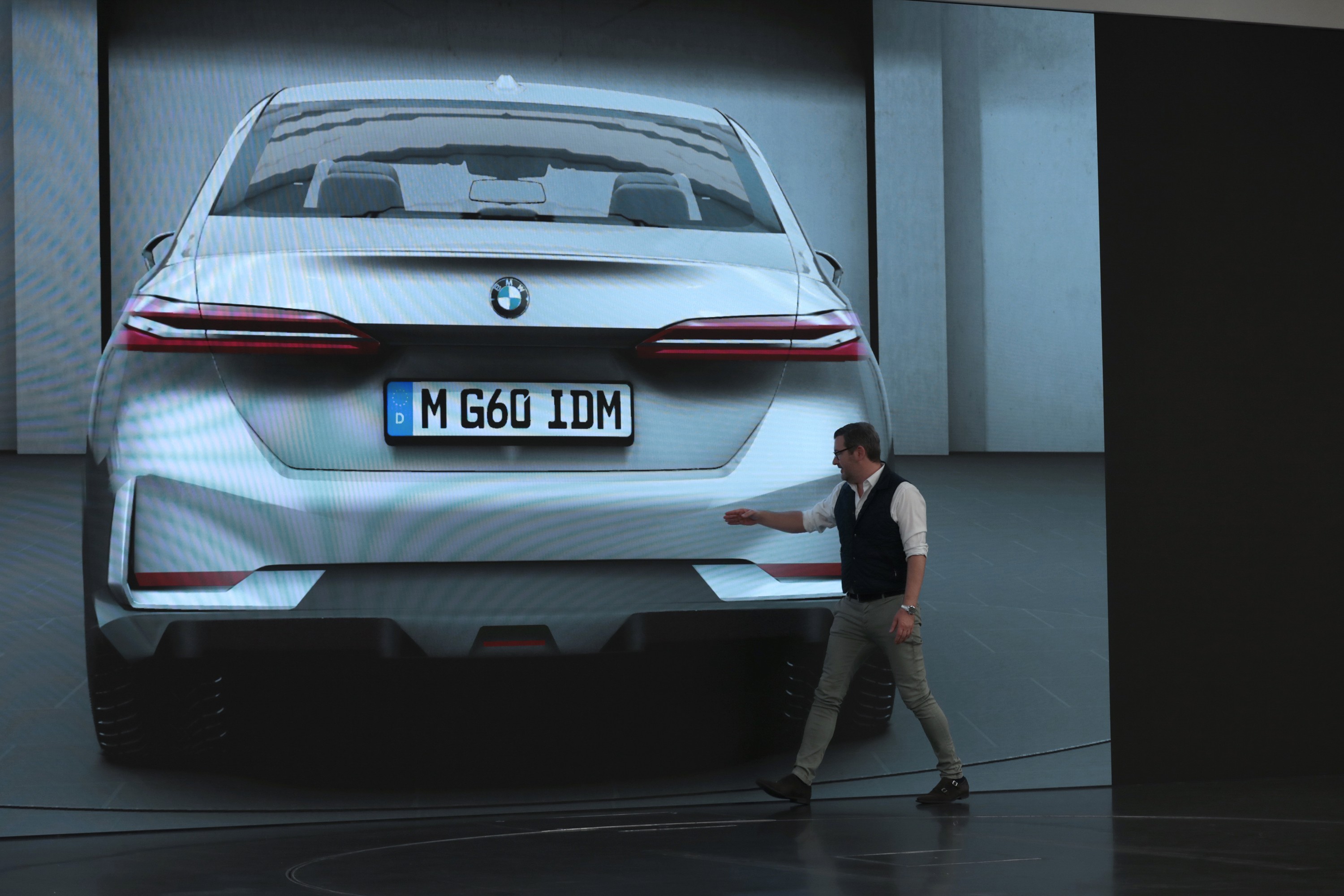 BMW 5 Series exterior P90504747