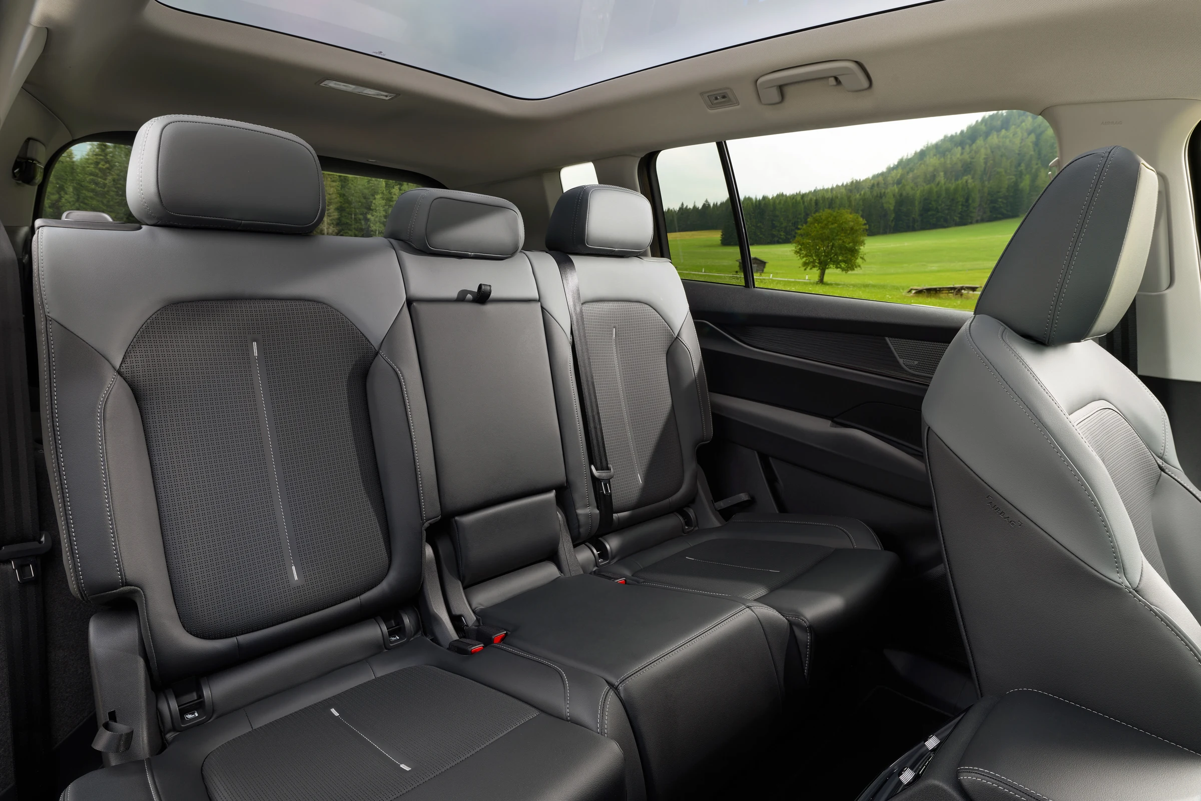 Skoda Peaq interior official photo 23