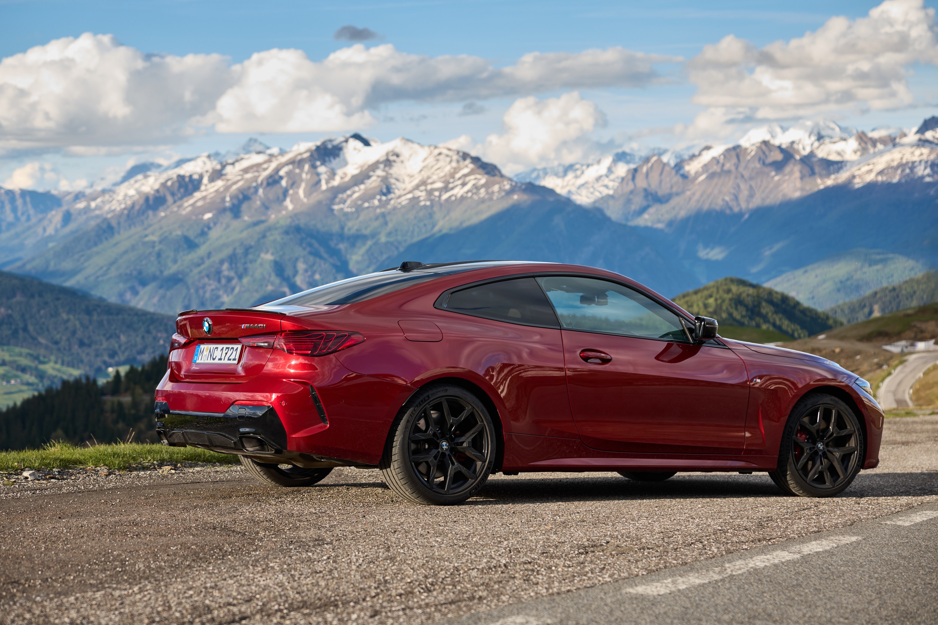 BMW M440i exterior P90565097