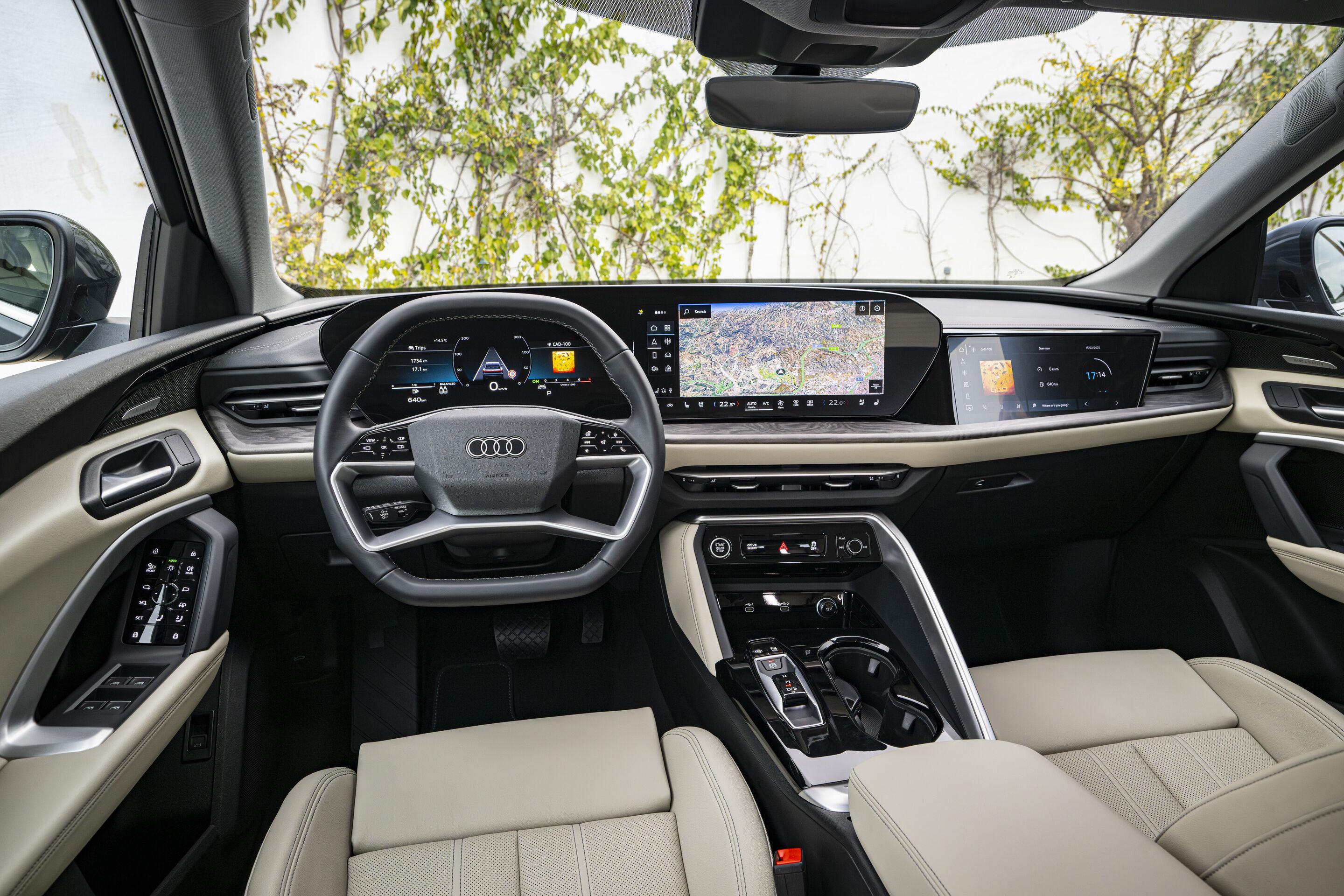 Audi Q5 SUV additional exterior official photo
