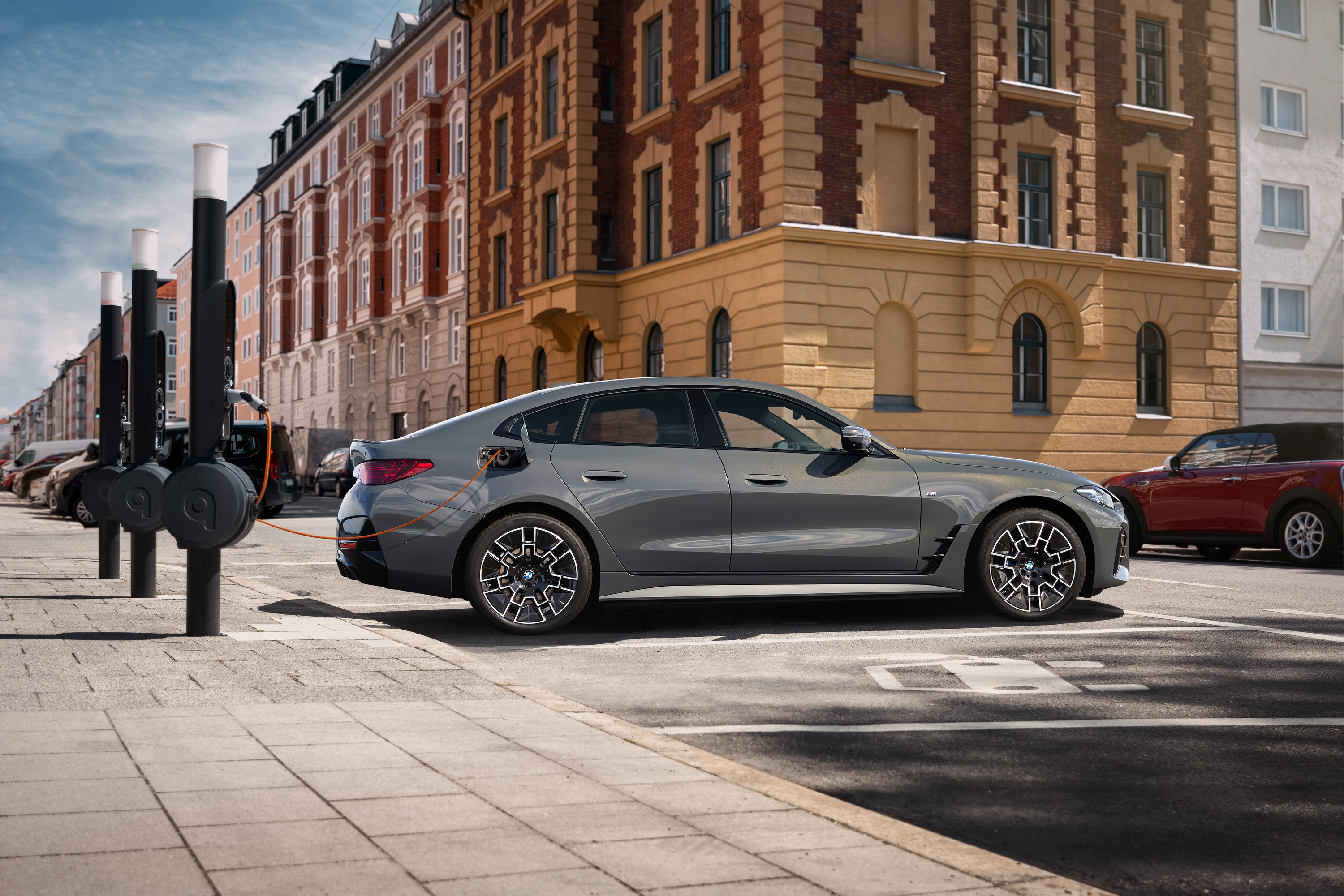 BMW i4 exterior P90546618
