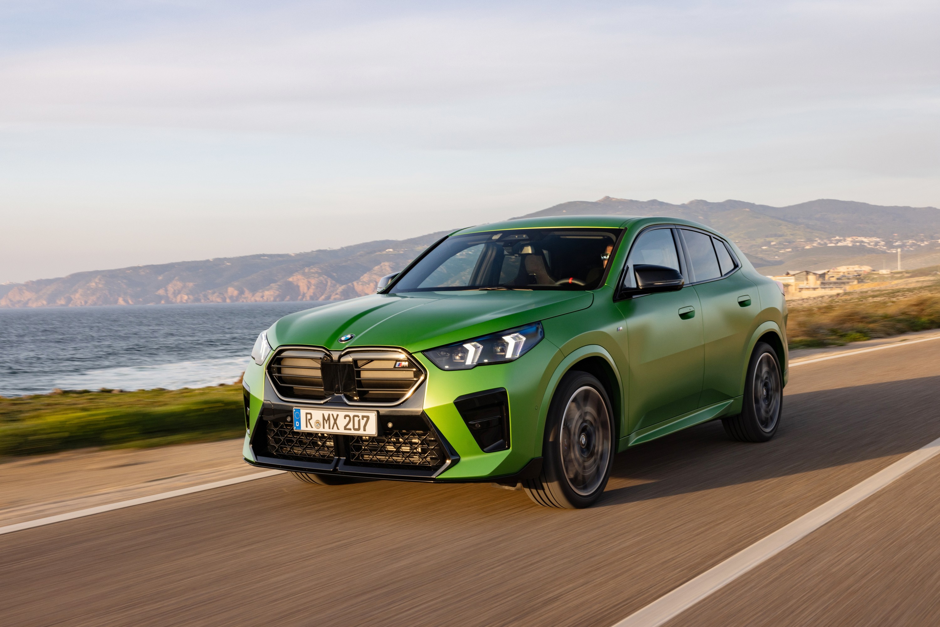 BMW X2 driving P90540124