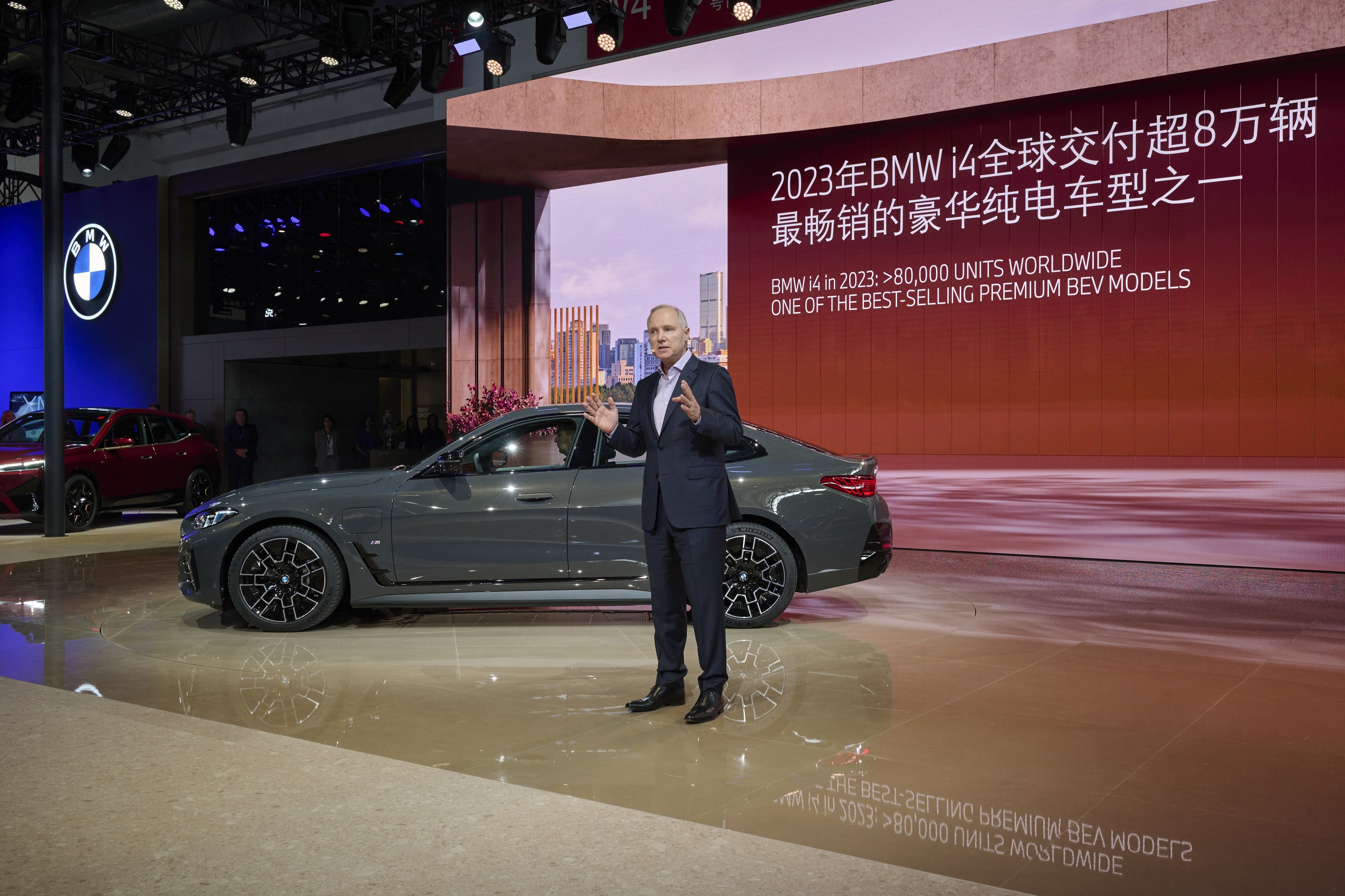 BMW i4 exterior P90548081