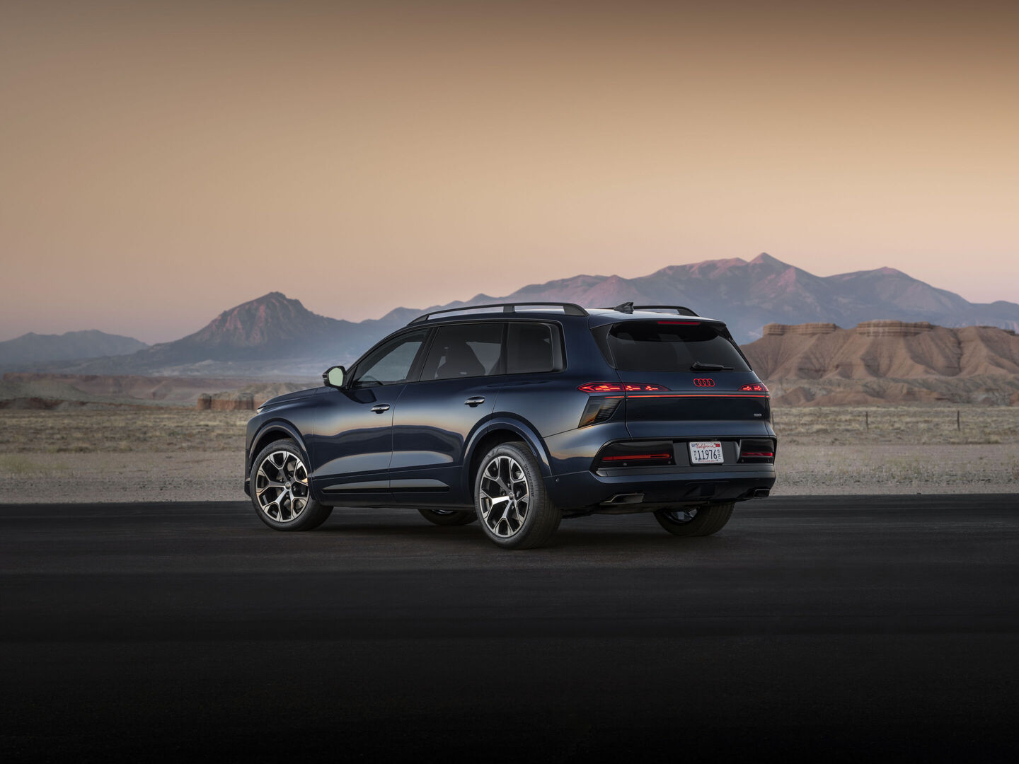 Audi Q9 Exterior official photo
