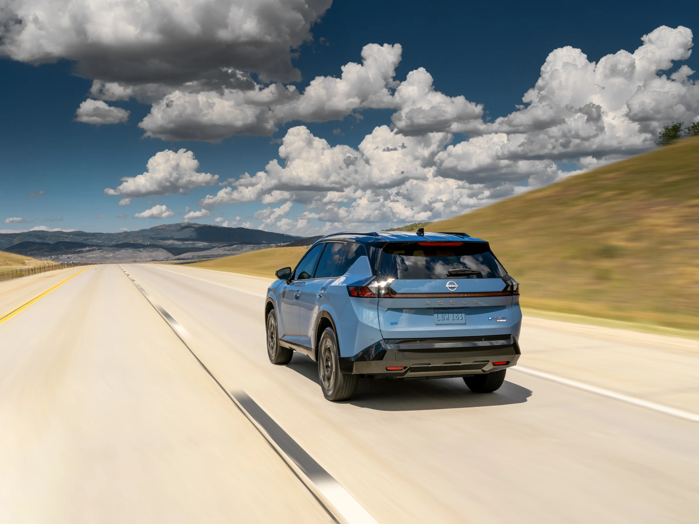 2027 Nissan Rogue Hybrid interior photo 6
