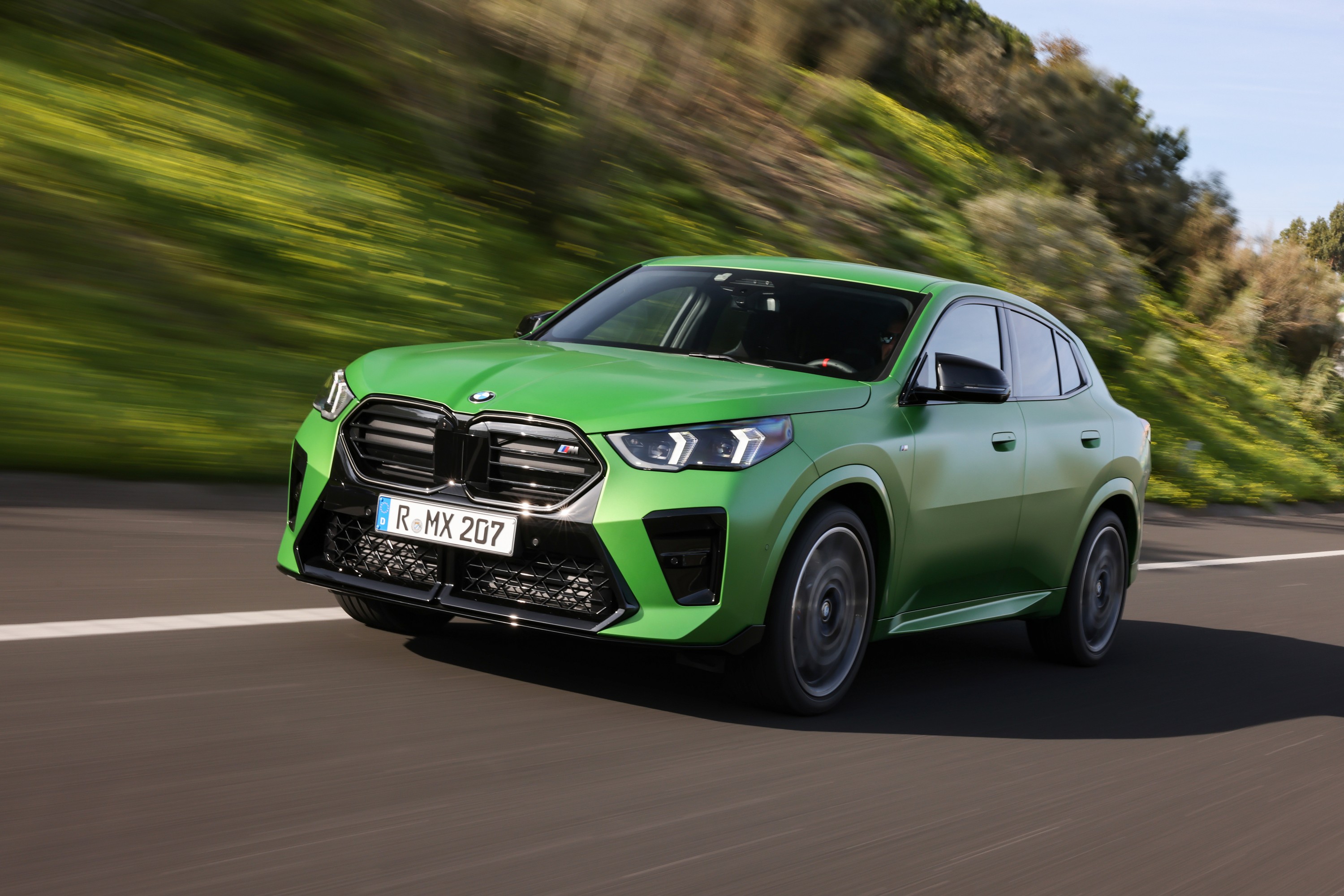BMW X2 driving P90540165
