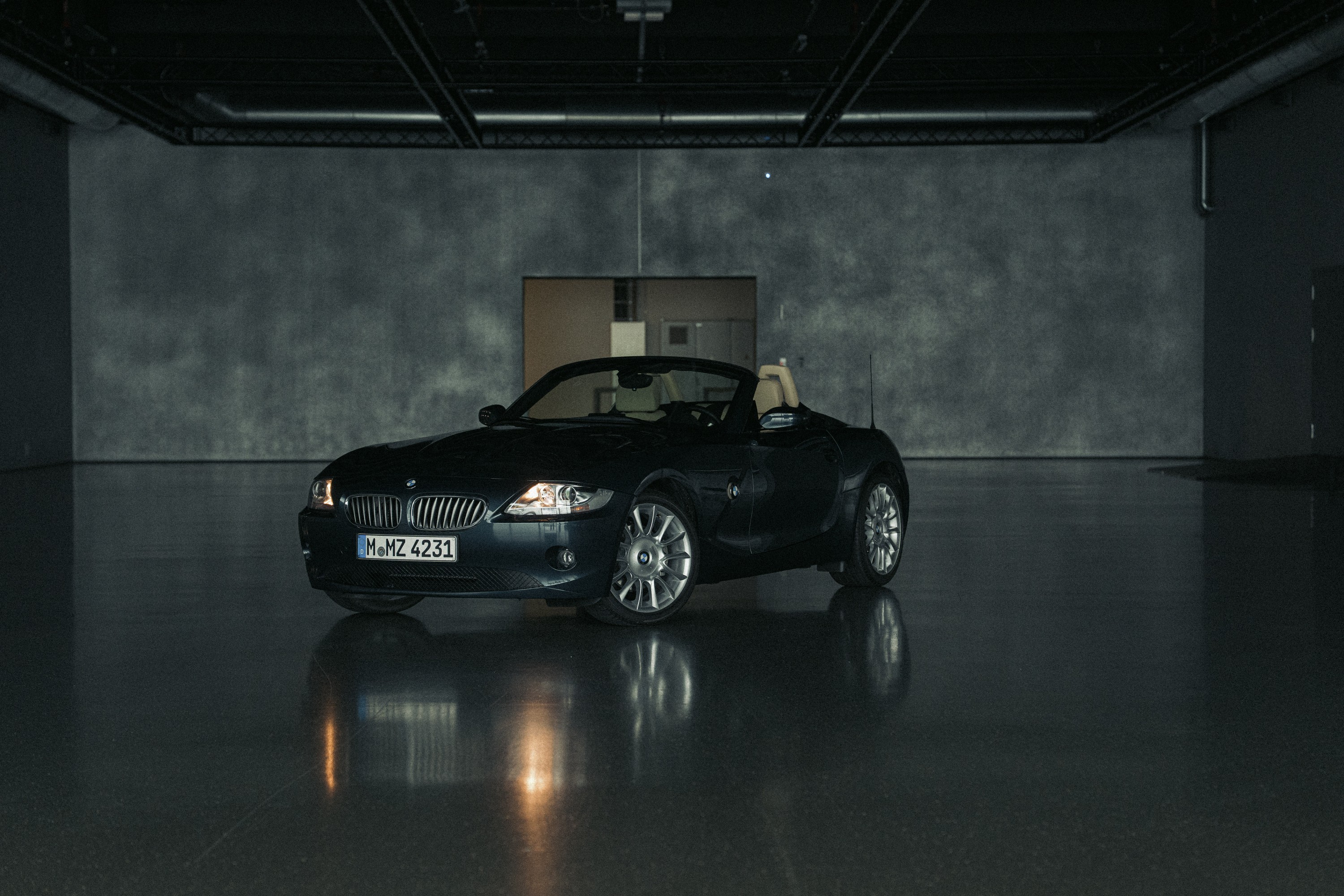 BMW Z4 driving P90625109