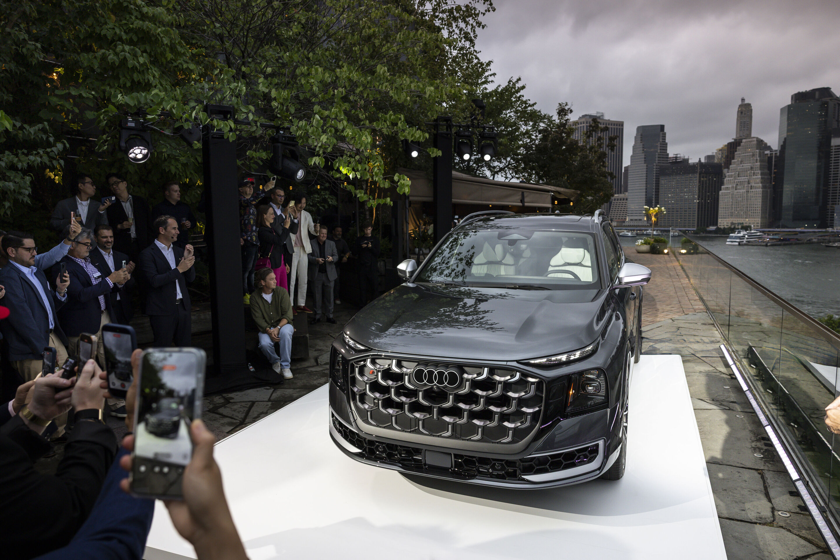 Audi Q9 Overview official photo