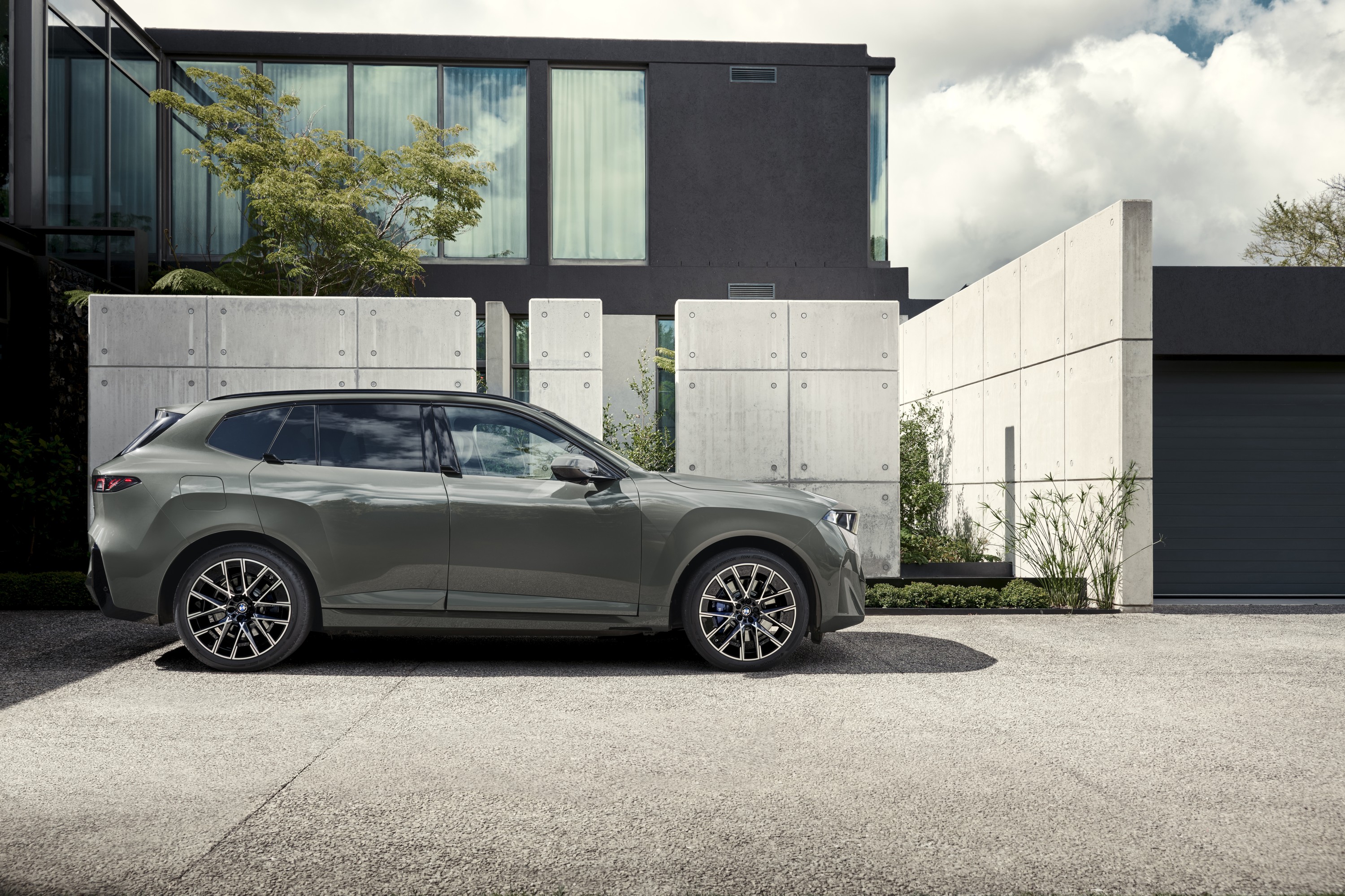 BMW iX exterior P90646010