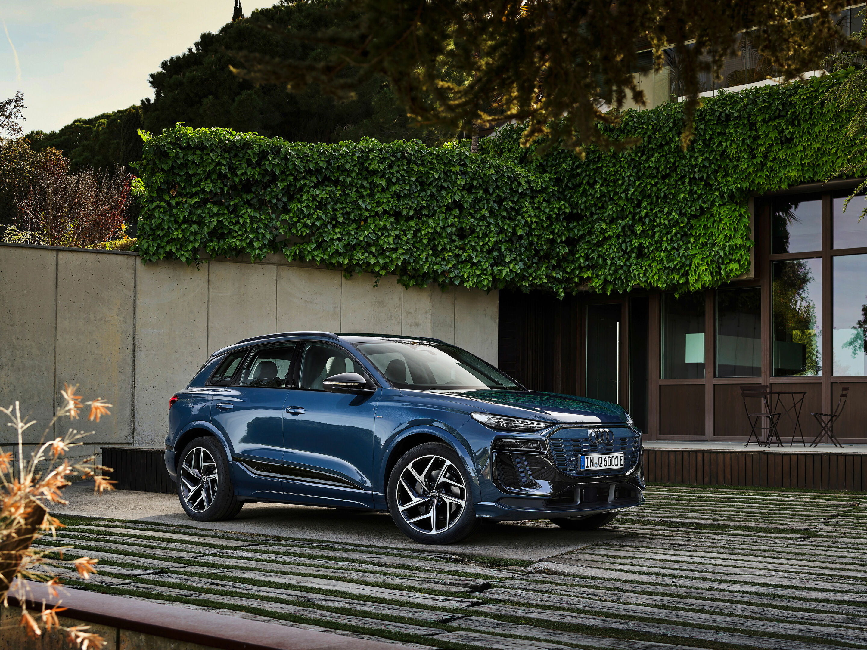 Audi Q6 e-tron Exterior official photo