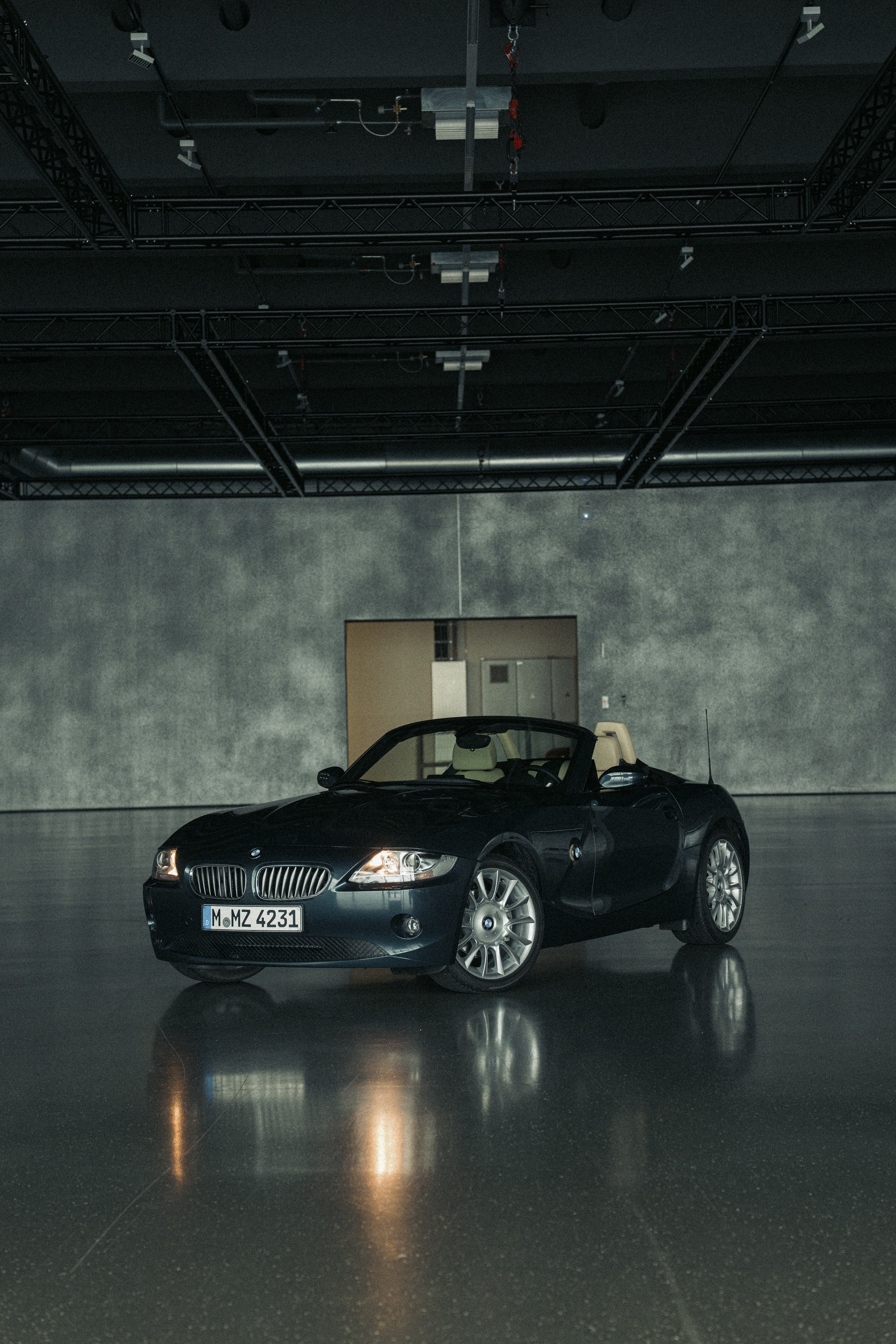 BMW Z4 driving P90625108