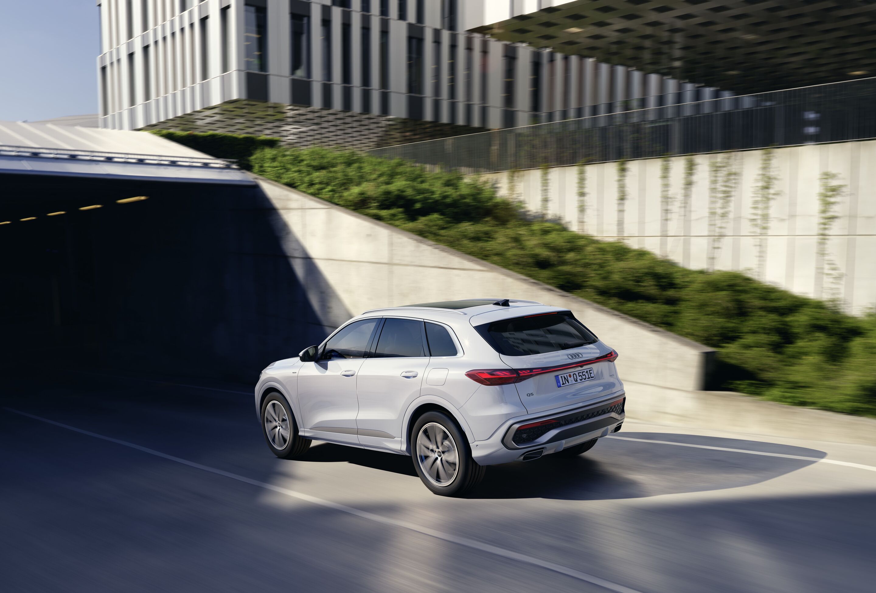 Audi Q5 SUV e-hybrid additional exterior official photo