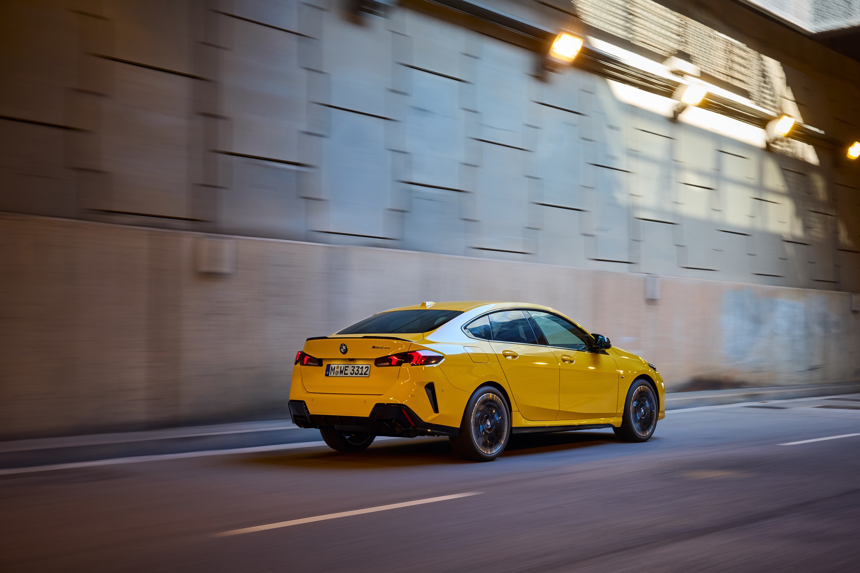 BMW M235 exterior P90588982