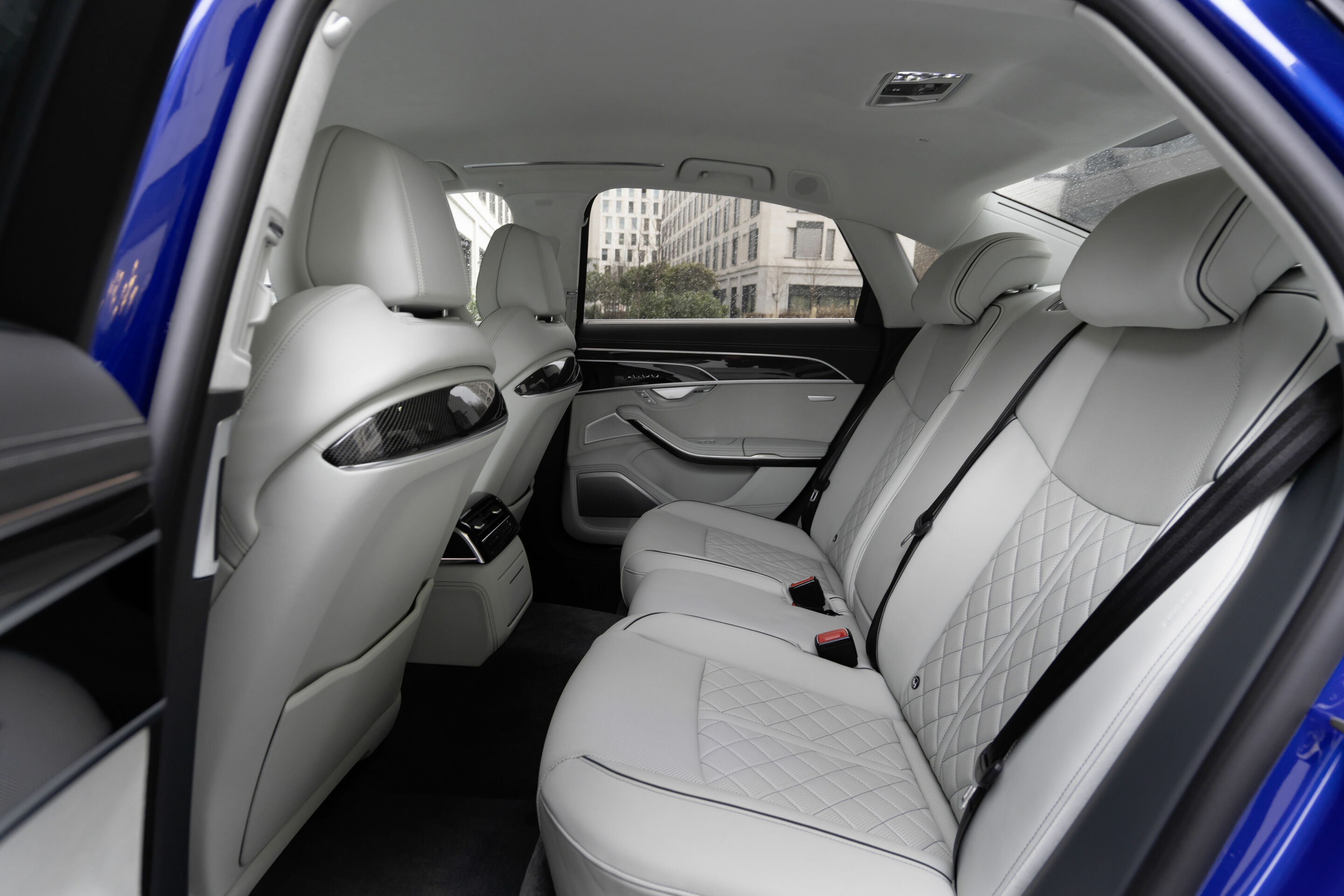 Audi S8 interior and cockpit A220812