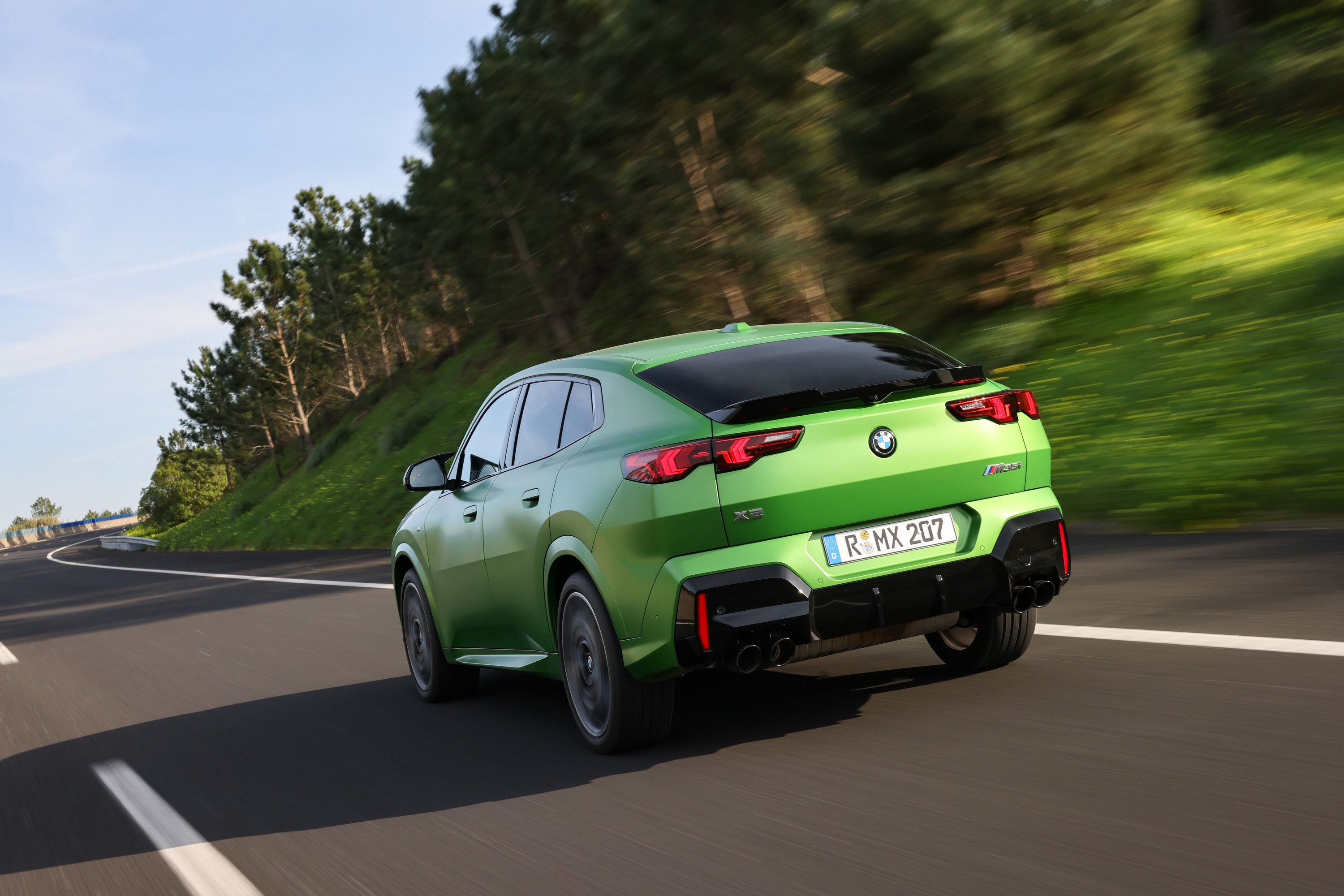 BMW X2 driving P90540222