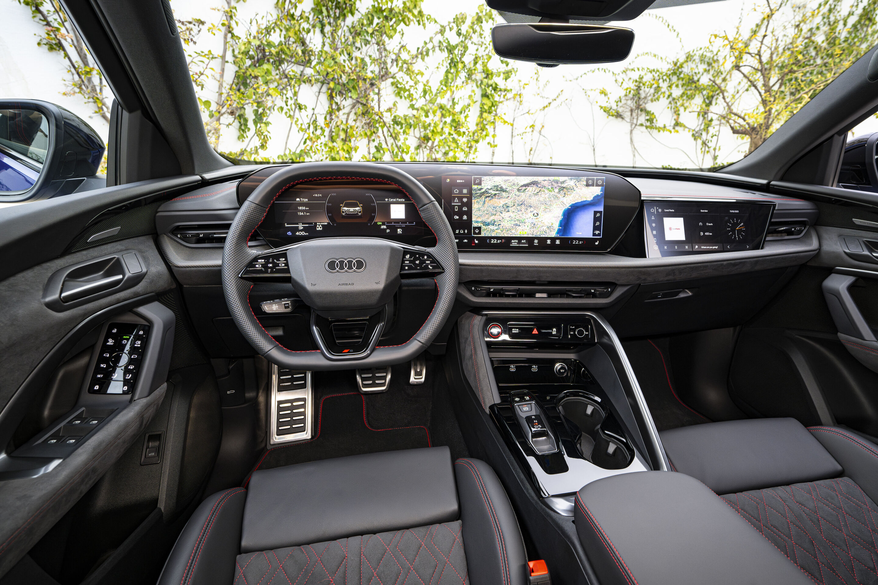 Audi SQ5 SUV additional exterior official photo