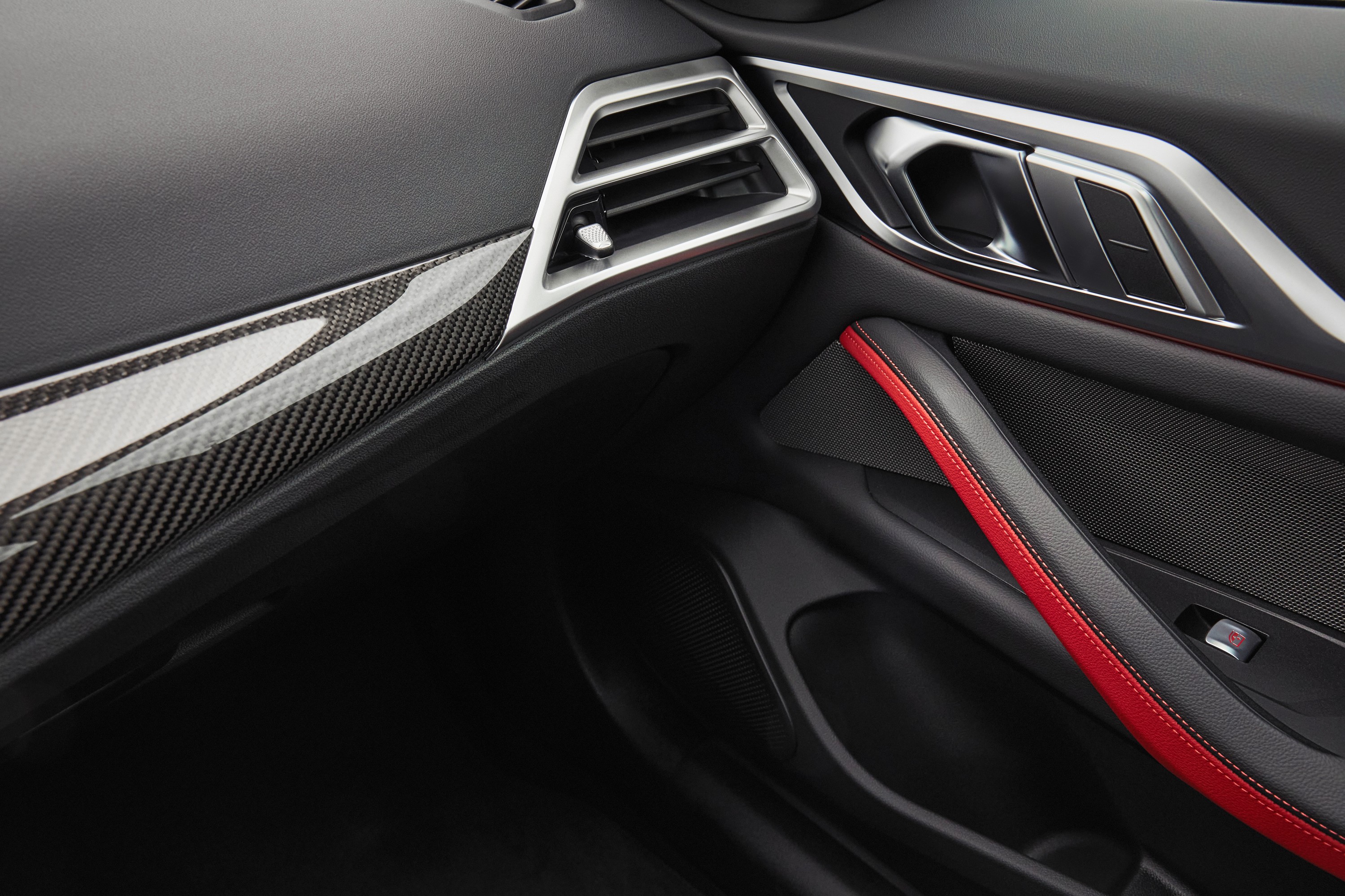 BMW i4 interior P90546660