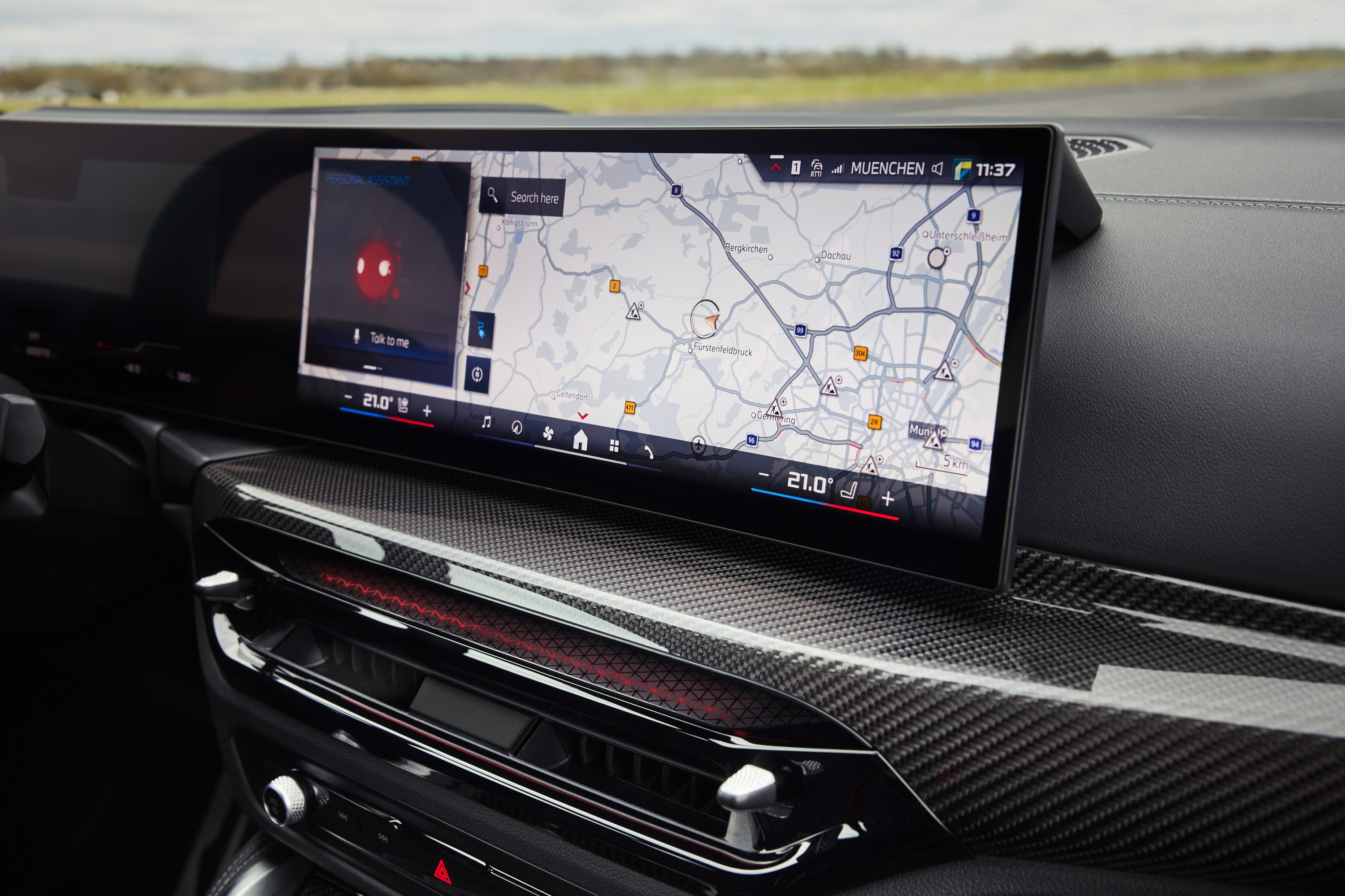 BMW i4 interior P90546656