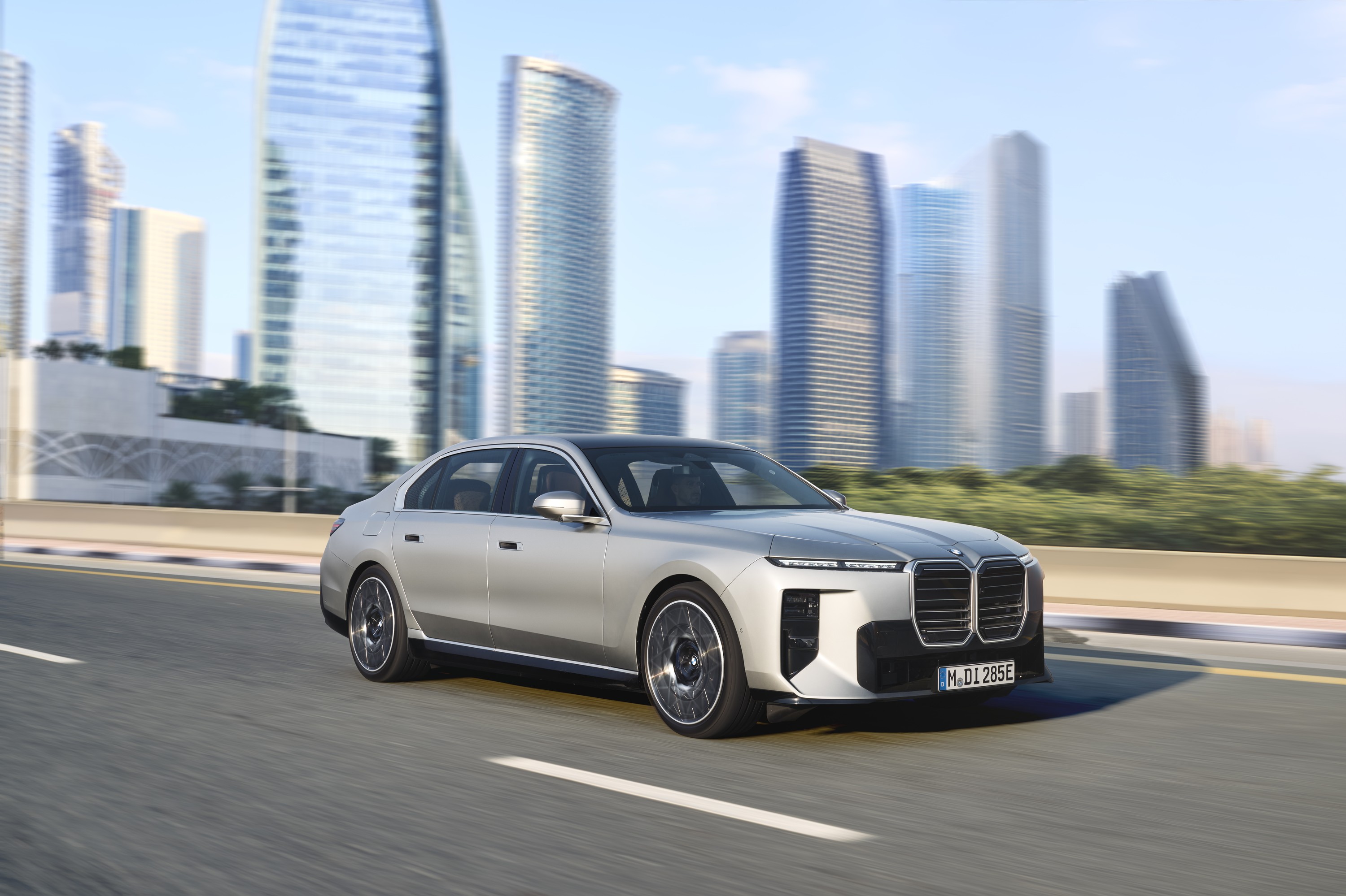 BMW i7 exterior P90636154
