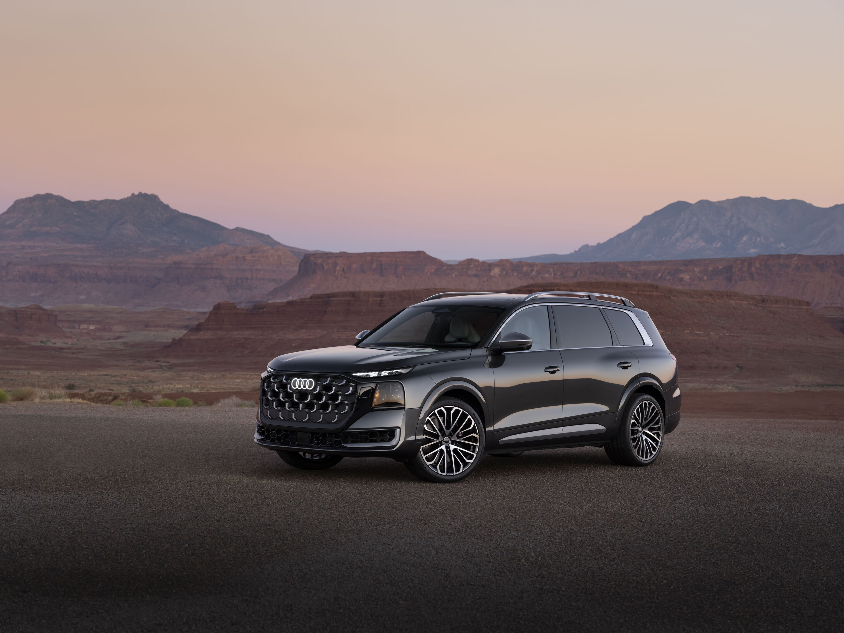 Audi Q9 Exterior official photo