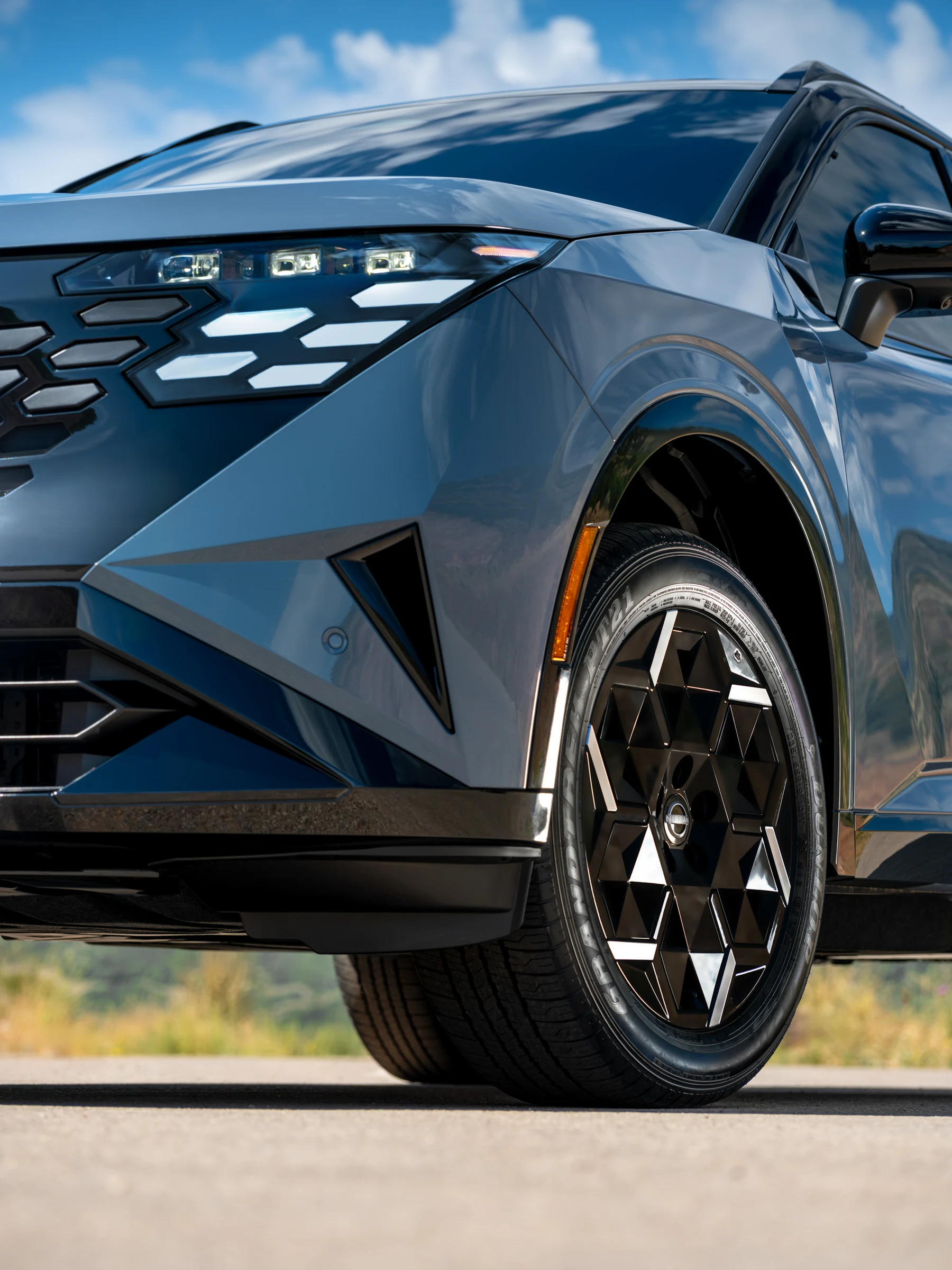 2027 Nissan Rogue Hybrid exterior detail photo 4