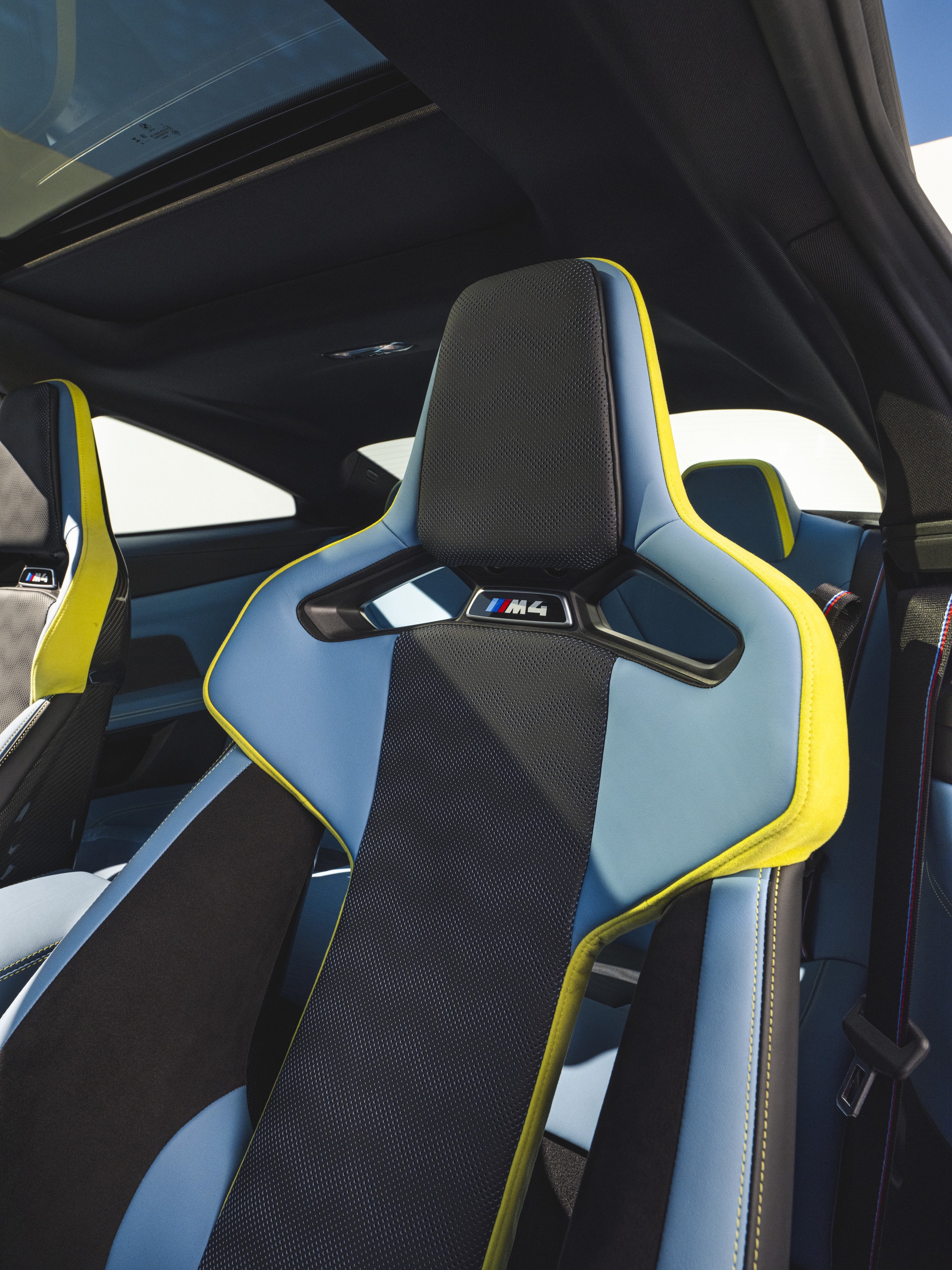 BMW M4 exterior P90536845