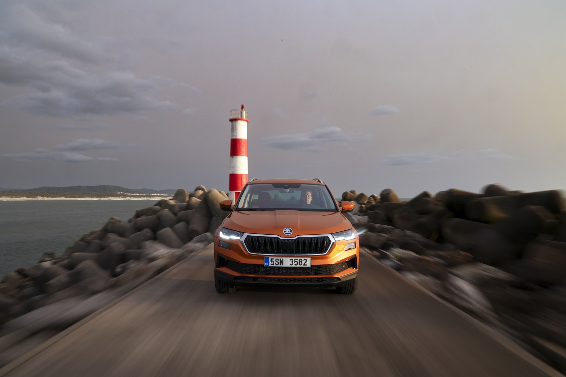 Škoda Karoq Exterior official photo