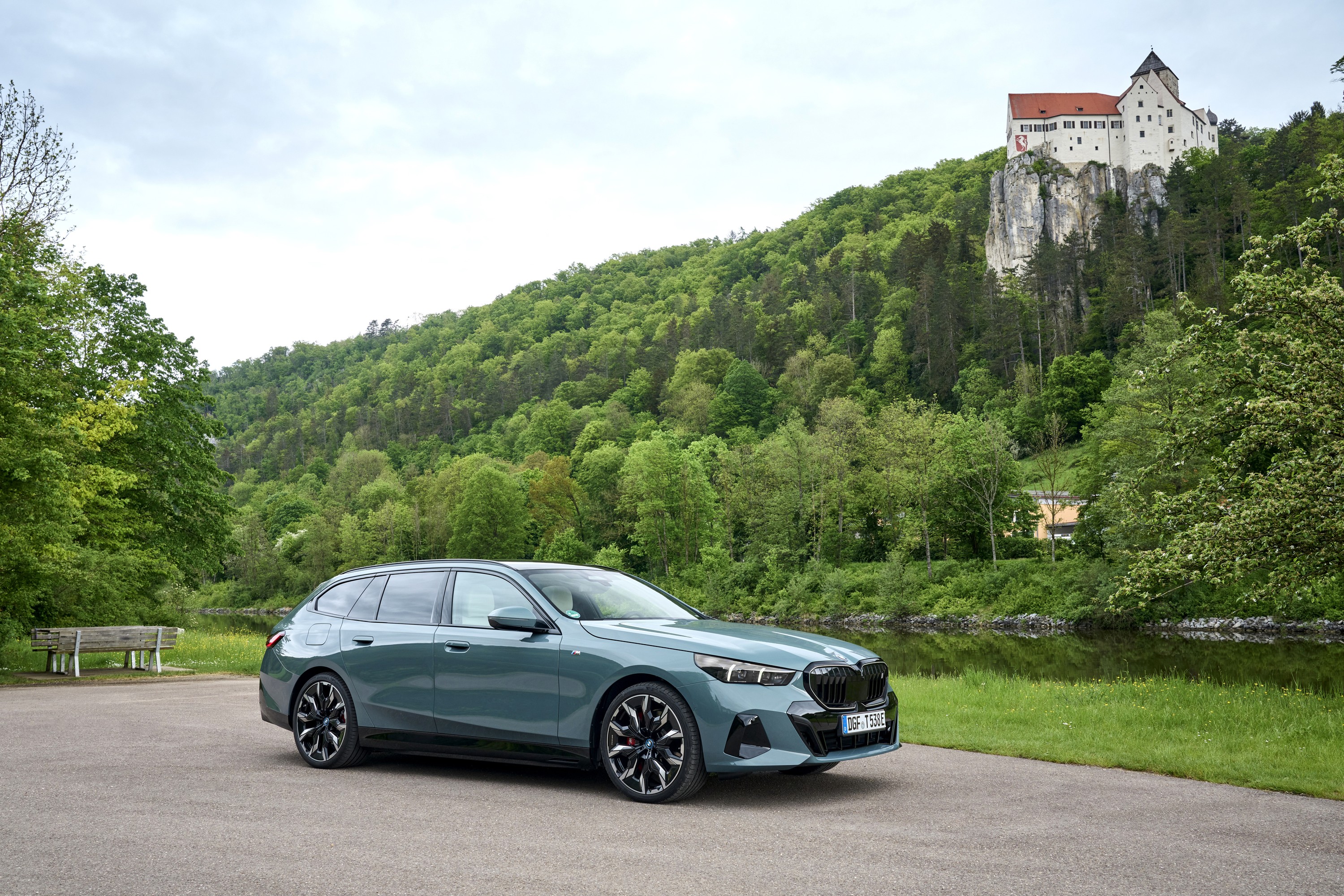 BMW i5 exterior P90549993