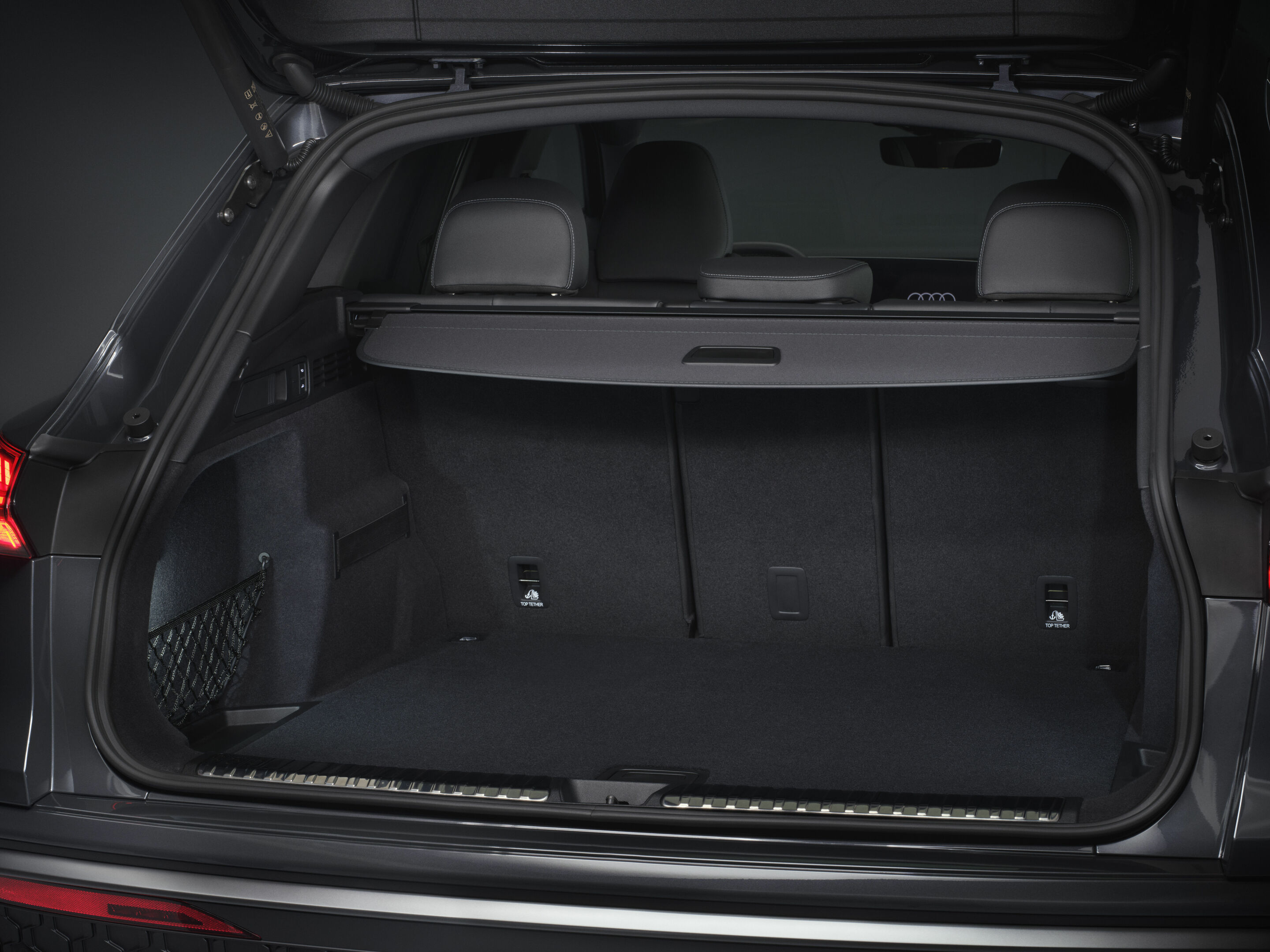 Audi Q5 SUV additional exterior official photo