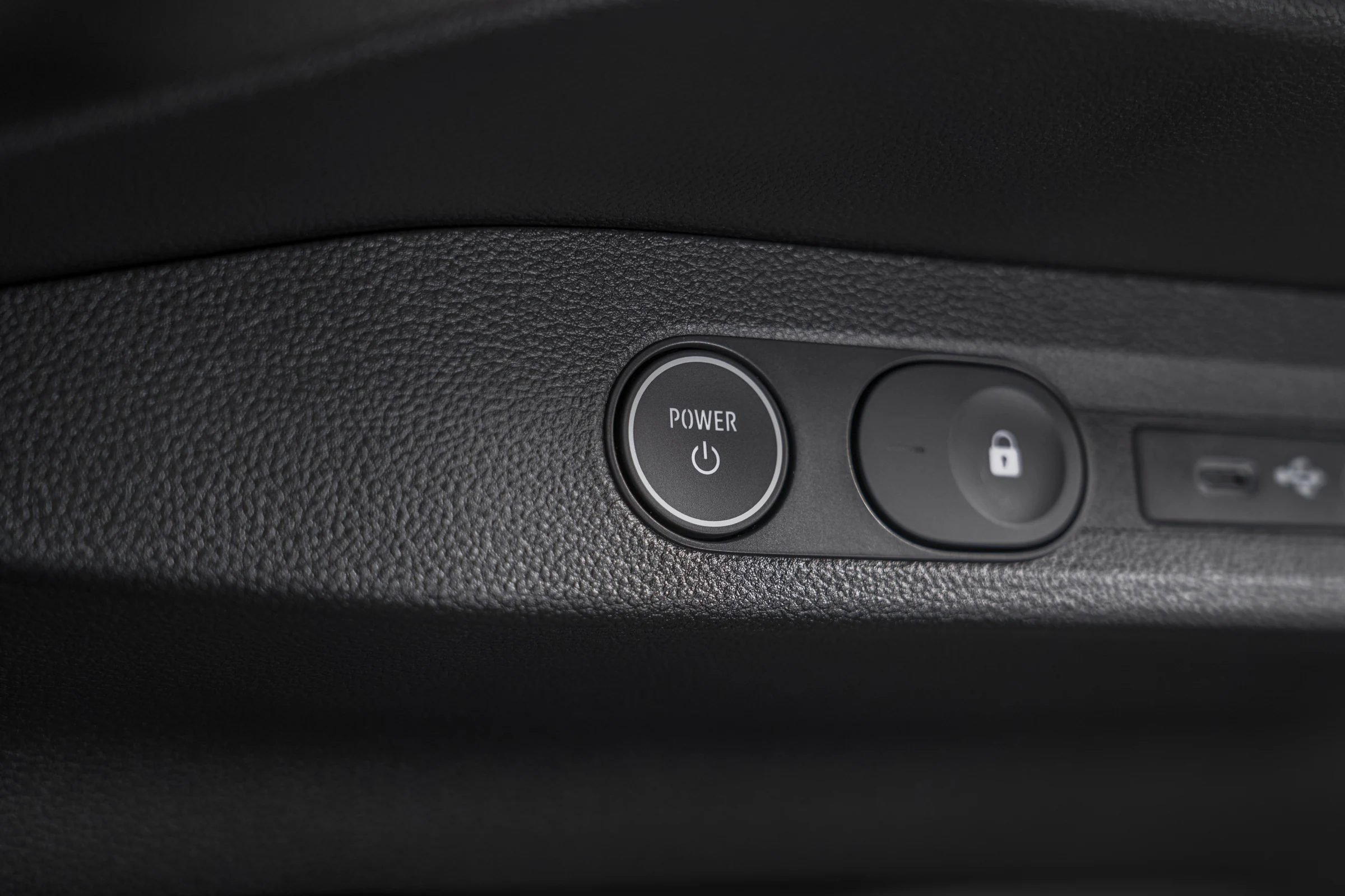 Nissan Pixo interior official photo 3